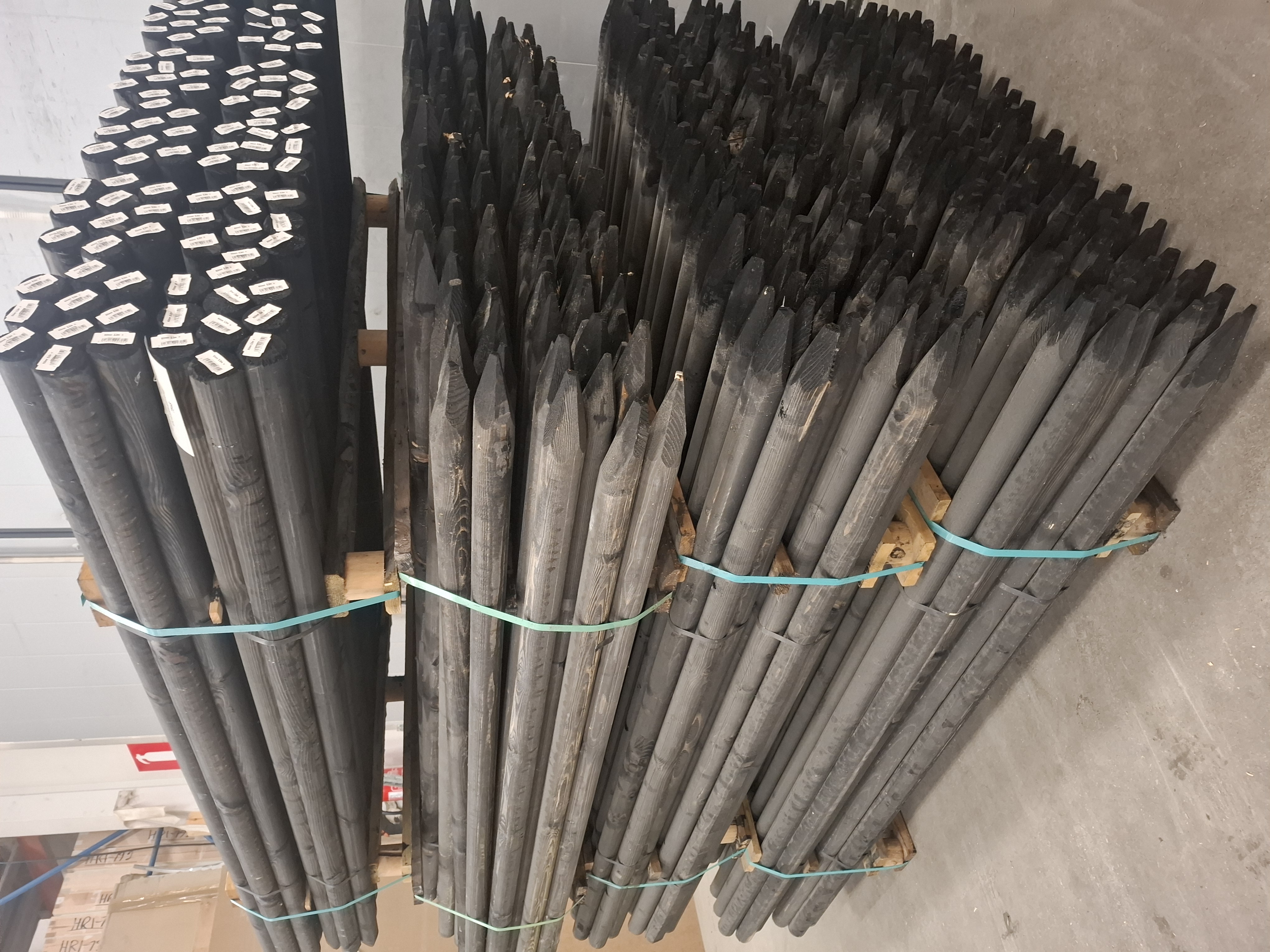 Aitatolppa/tukiseiväs 50x2000mm musta