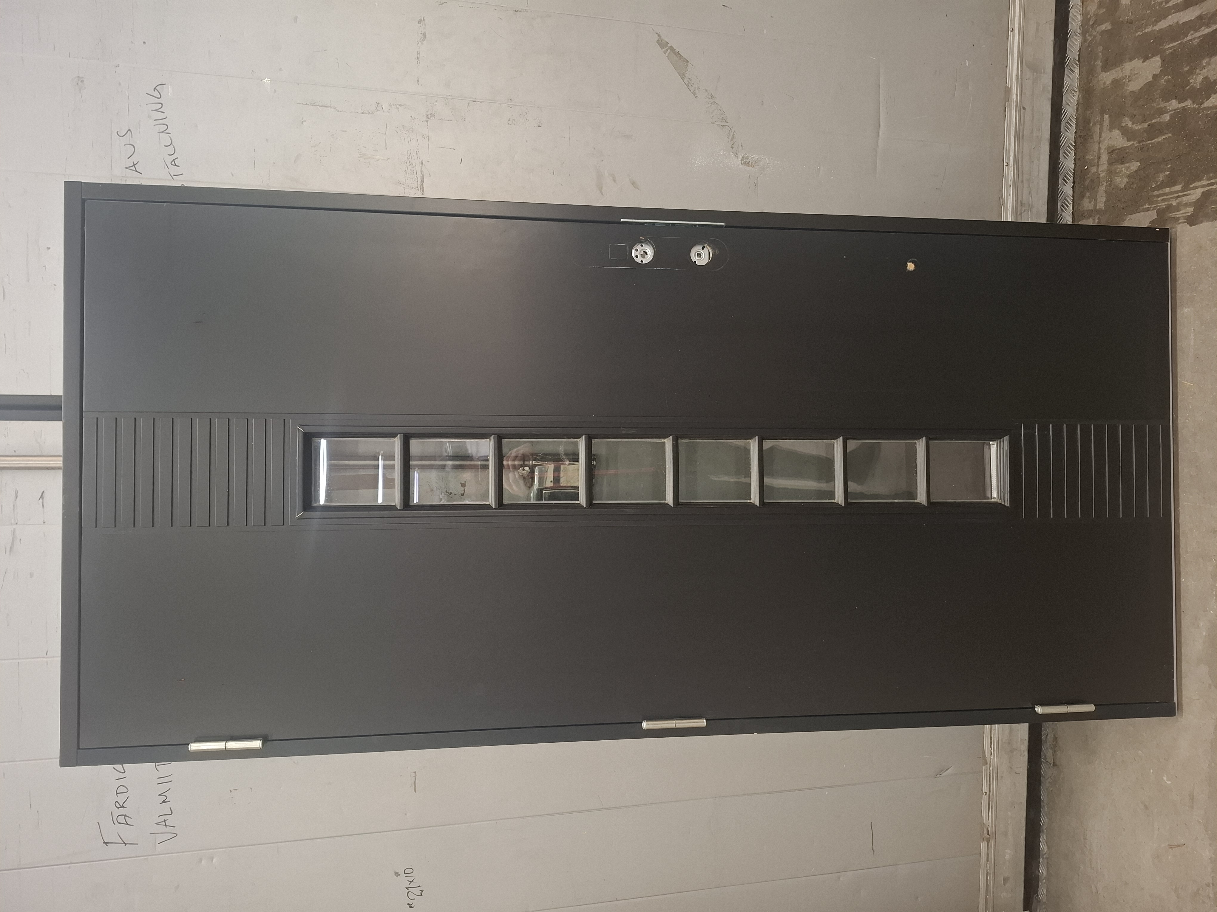 EDUX-736, Ytterdörr 10x21 (990x2090) vänster, svart