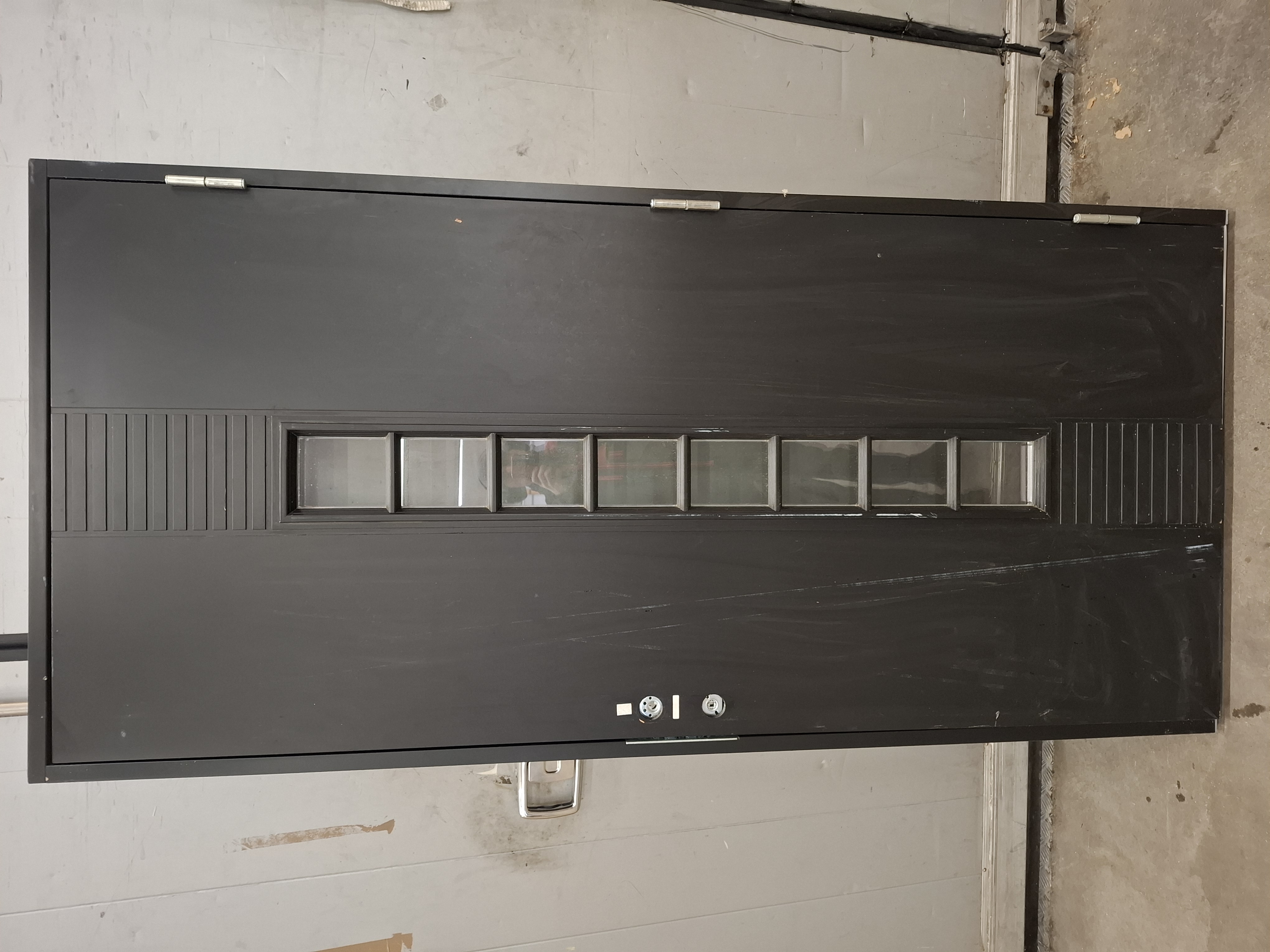 EDUX-742, Ytterdörr 10x21 (990x2090), Höger, musta