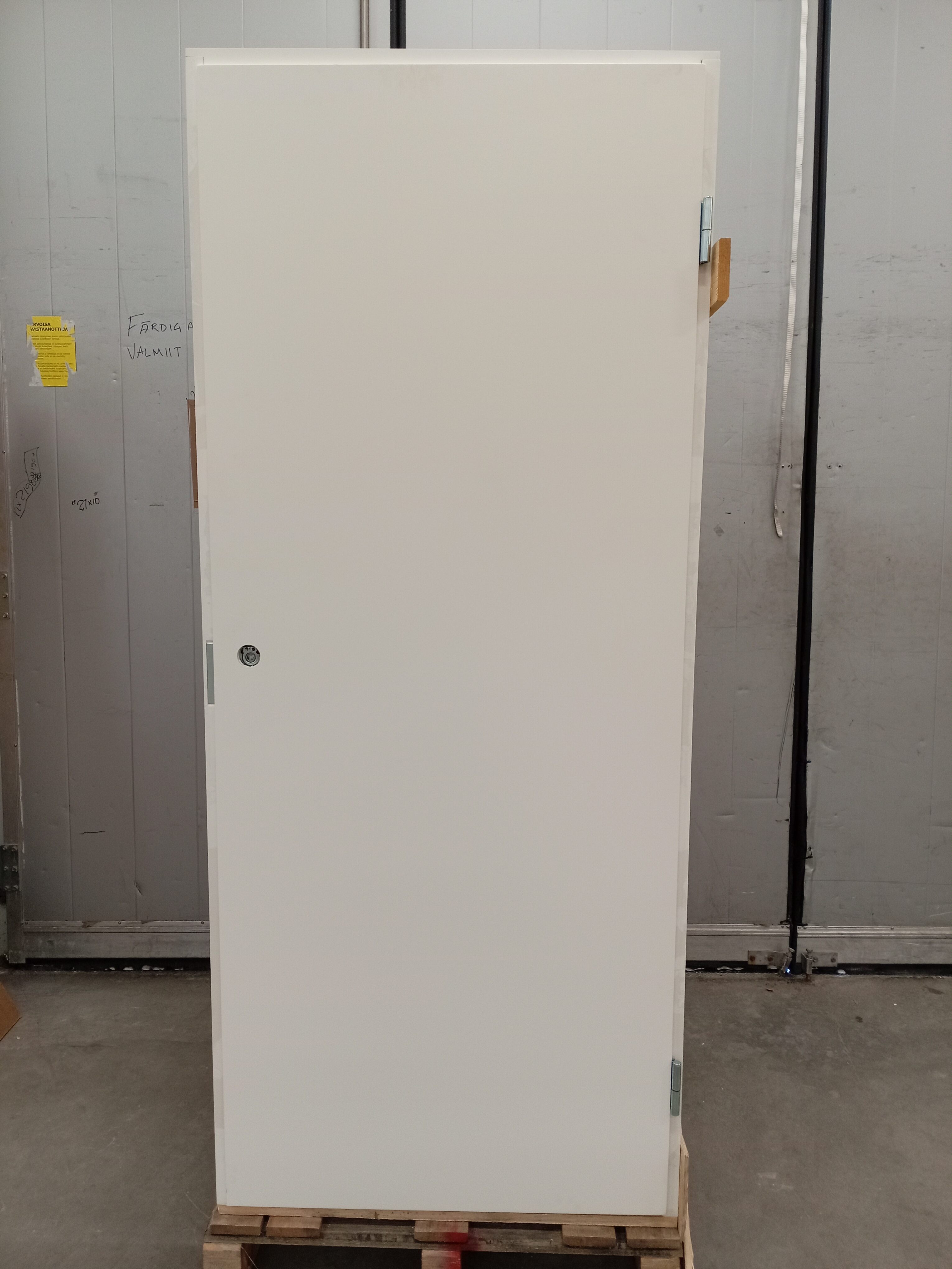 EDUX-749 Essi_92_UMPI, 880x2080, OIK, Valk