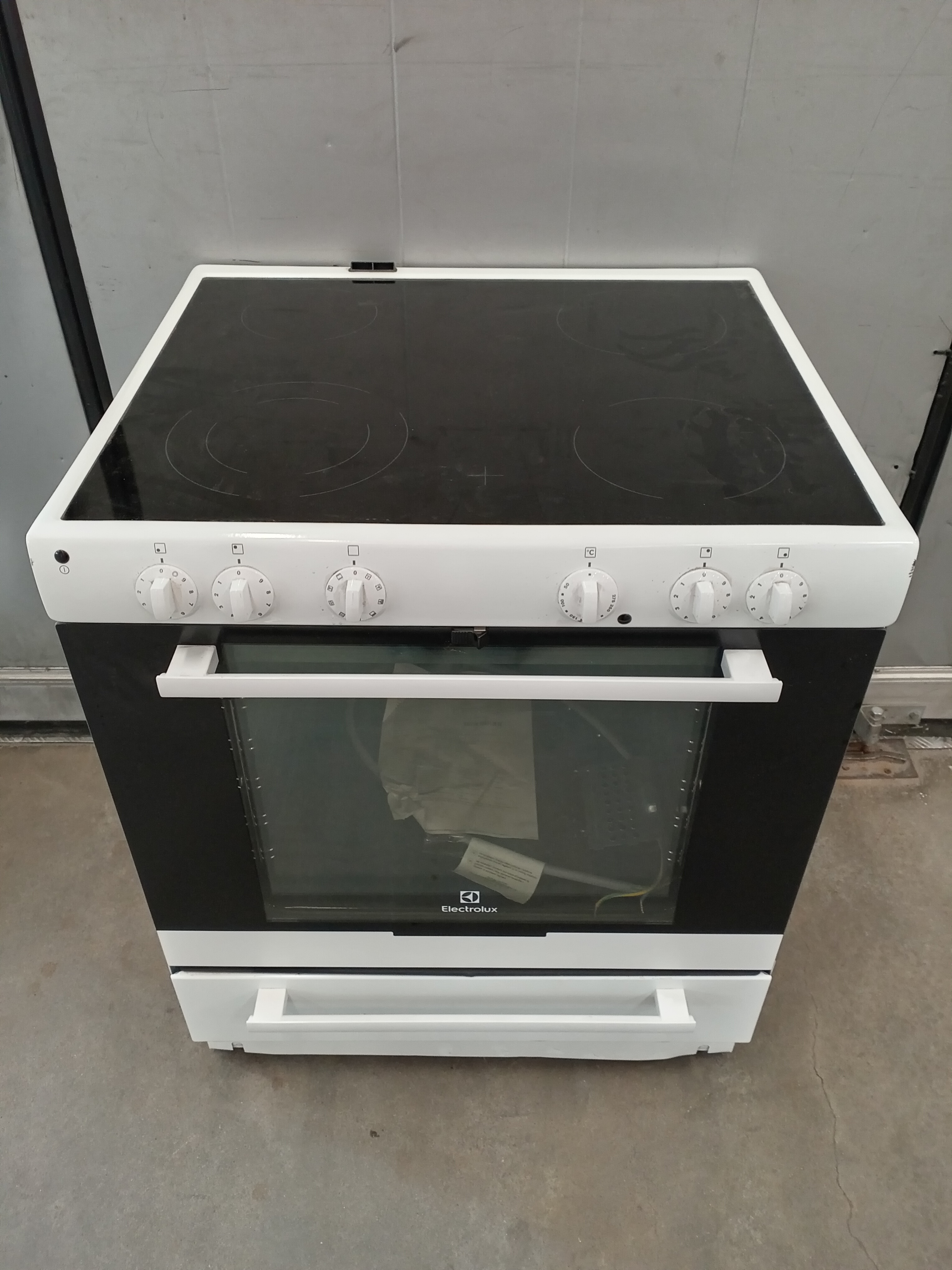 Electrolux EKC7051BOW keraaminen lattialiesi, 70cm