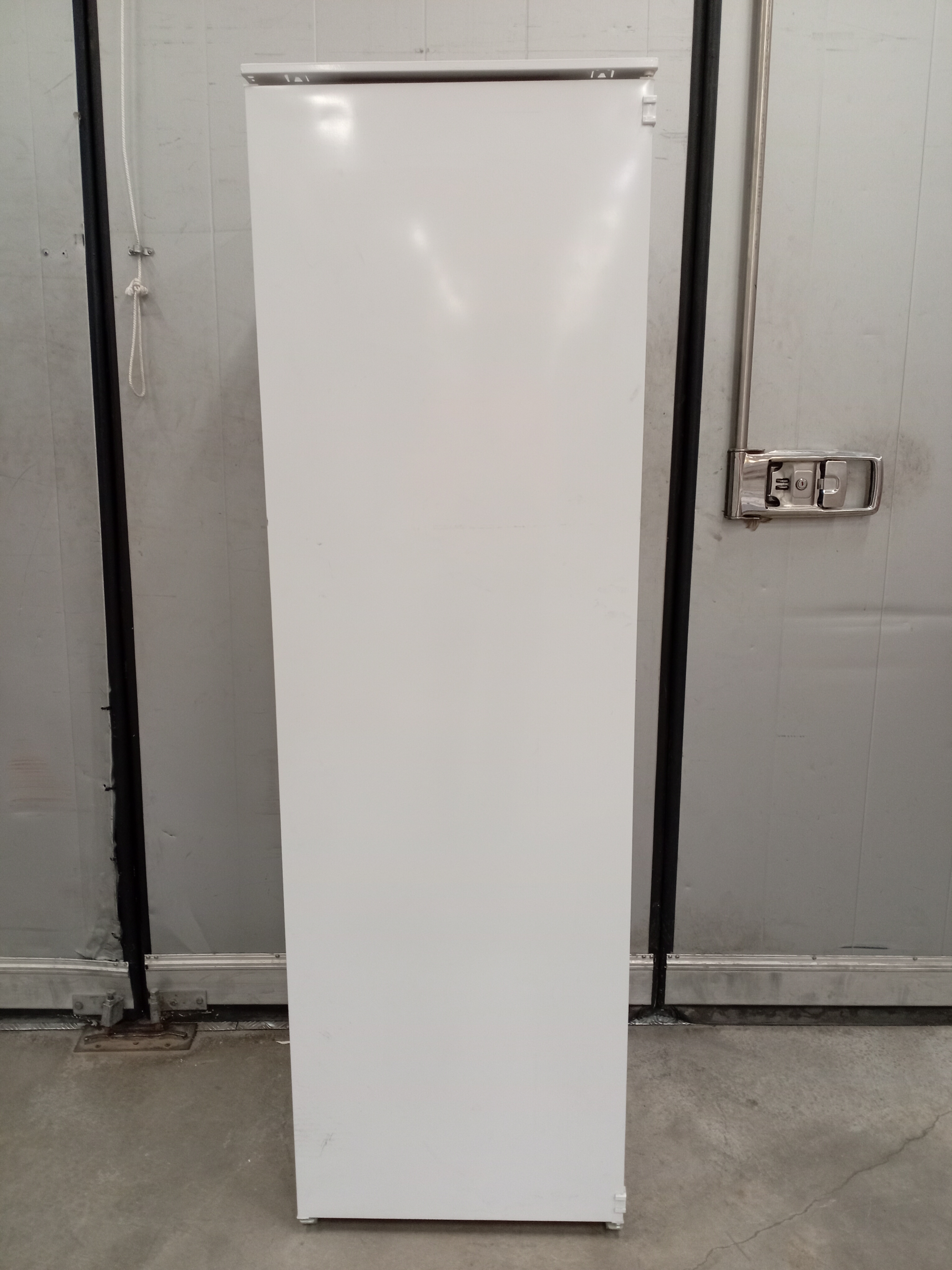 Electrolux LRS4DF18S integroitava jääkaappi, 311L