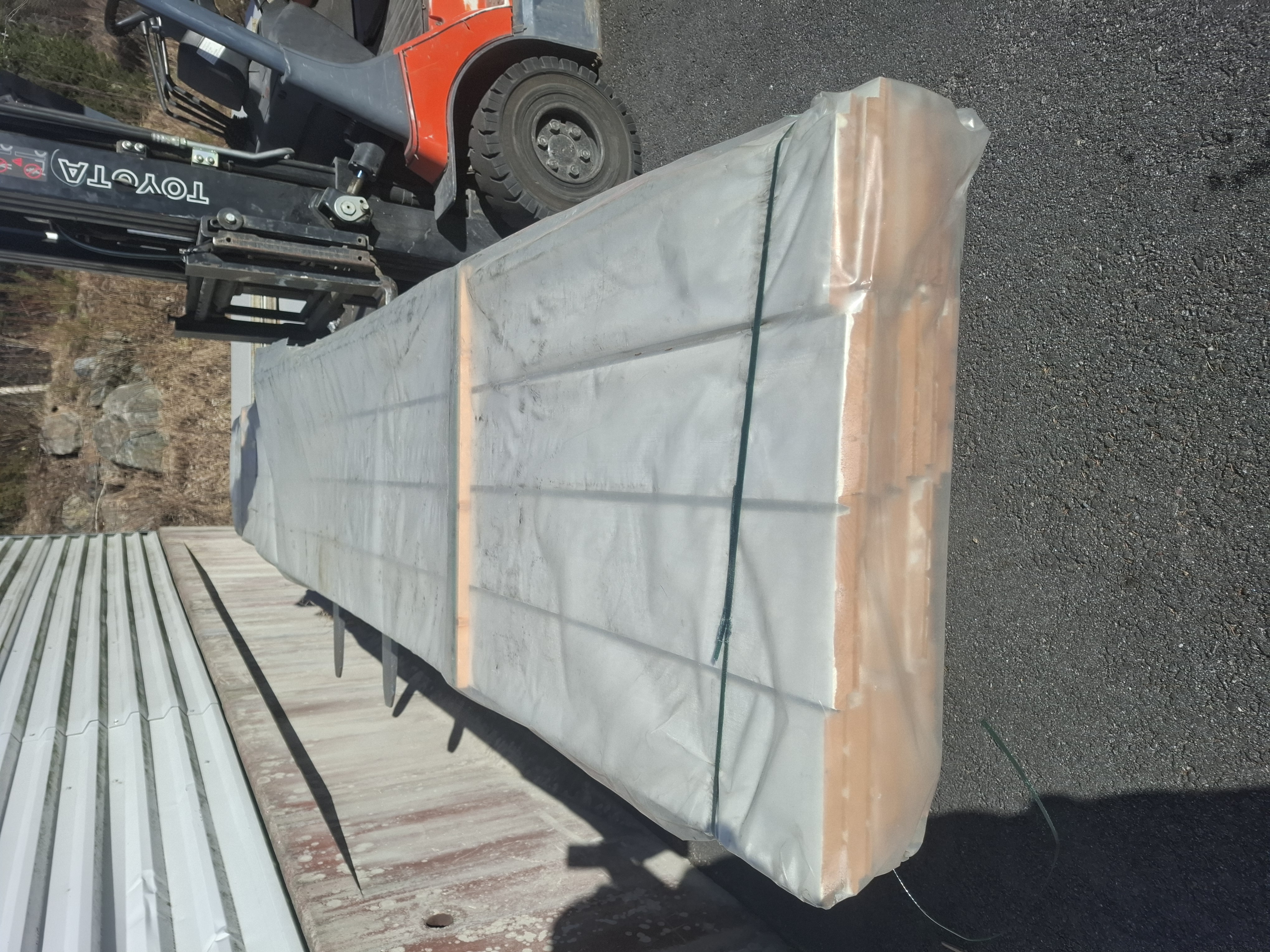 Parti ytterpanel UTV  28 x 170 x 5470mm. 131,3lm