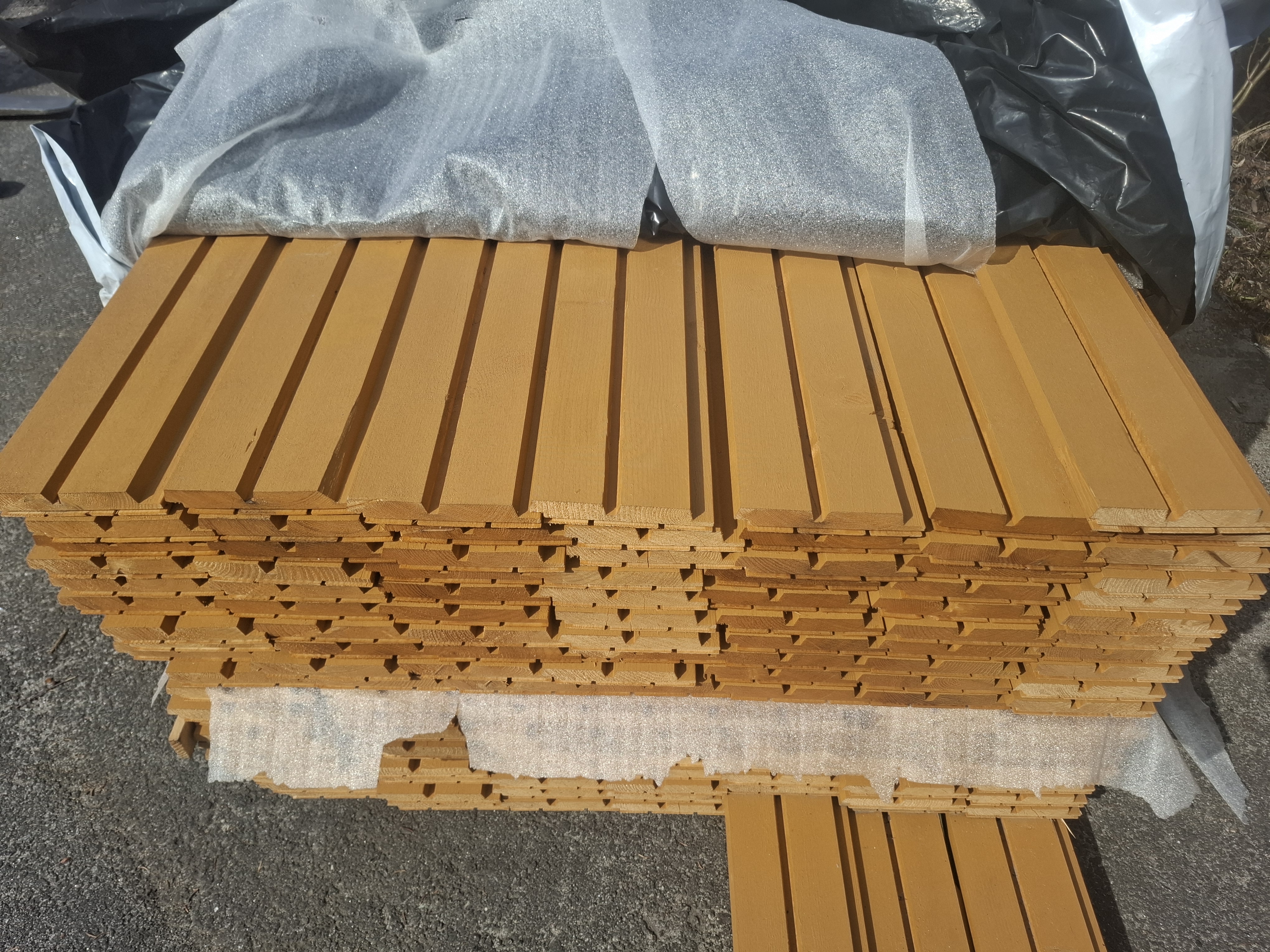 Erä ulkoverhouspaneeli UYM Tehoste 28 x 145 x 4170mm. 588jm