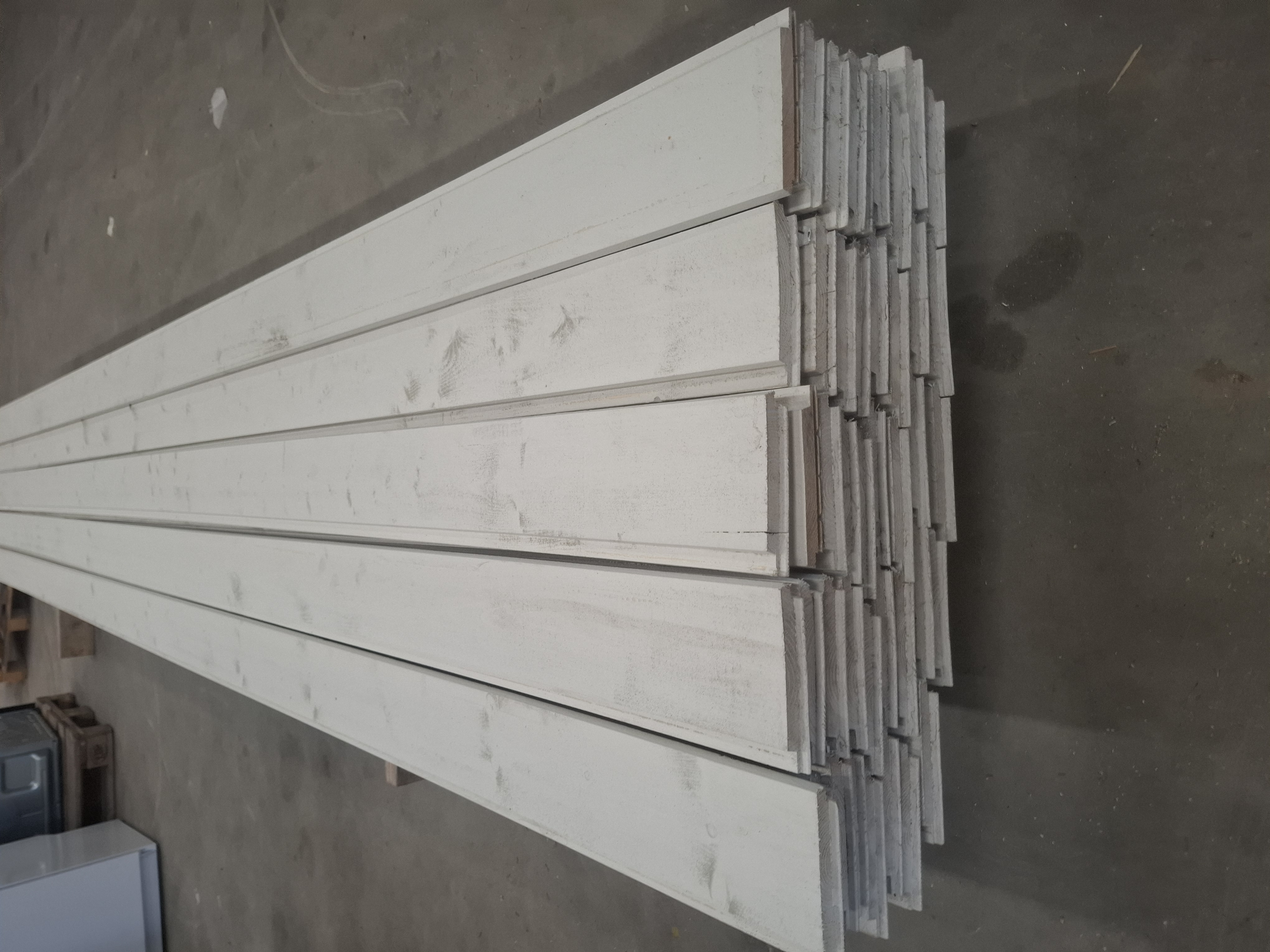 Ett pati ytterpanel 20x145 UTV vit. 197,1m (1,21€/m)