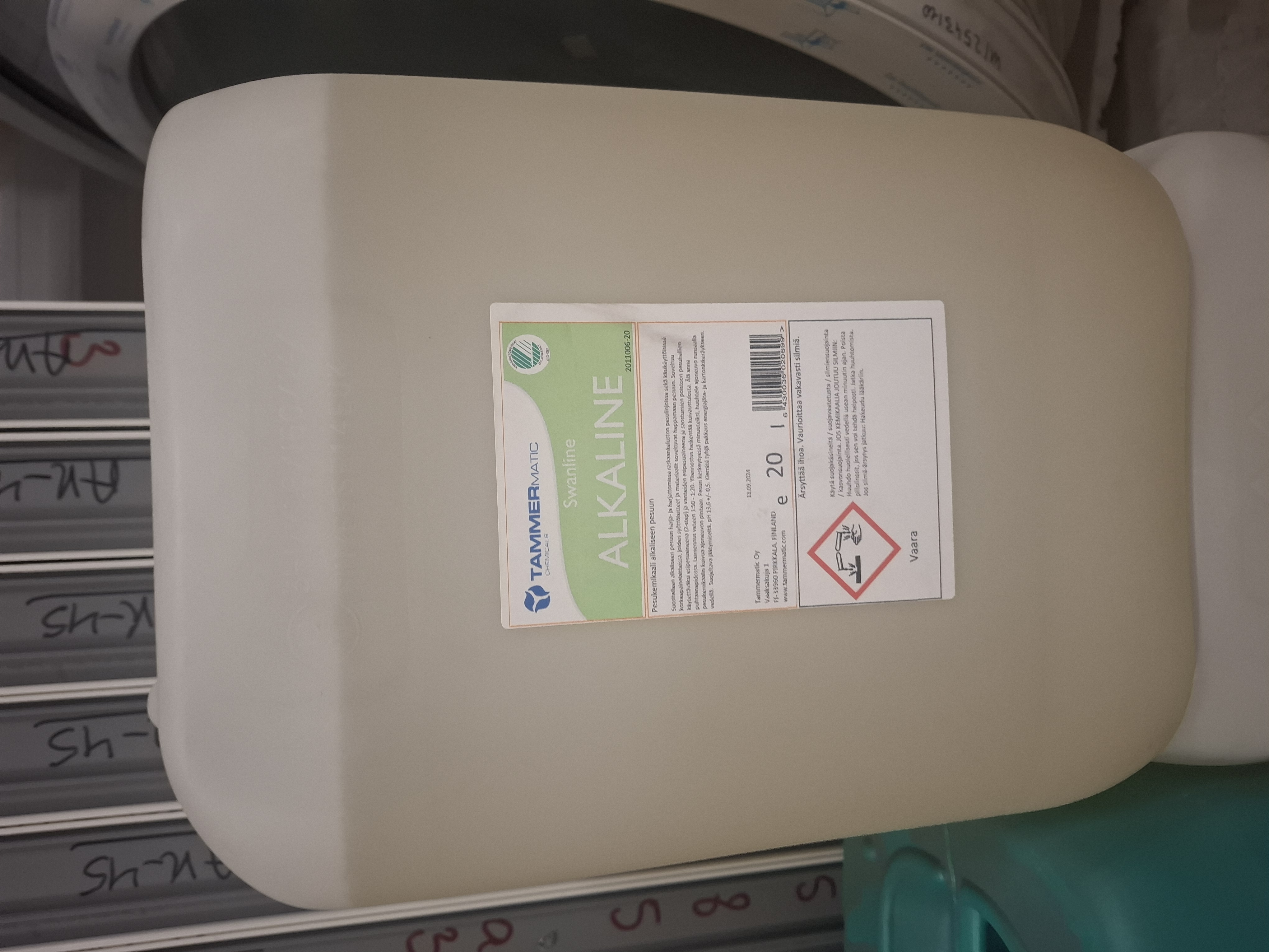 Pesukemikaali alkaalisen pesuun -25L