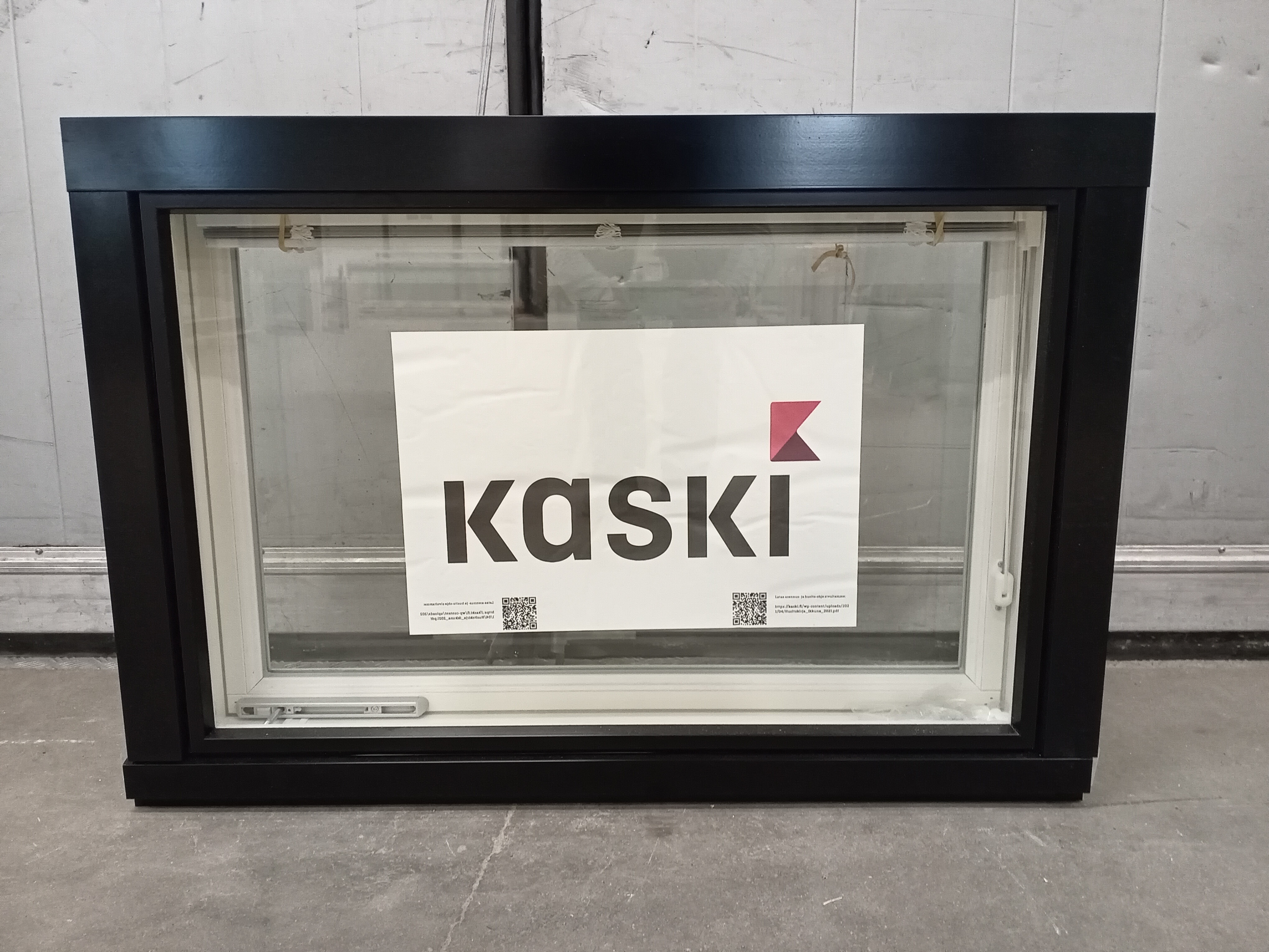 KP3900 Kaskipuu MSEA 170, 970x670, 10x7 Vit/svart. Vädringsfönster