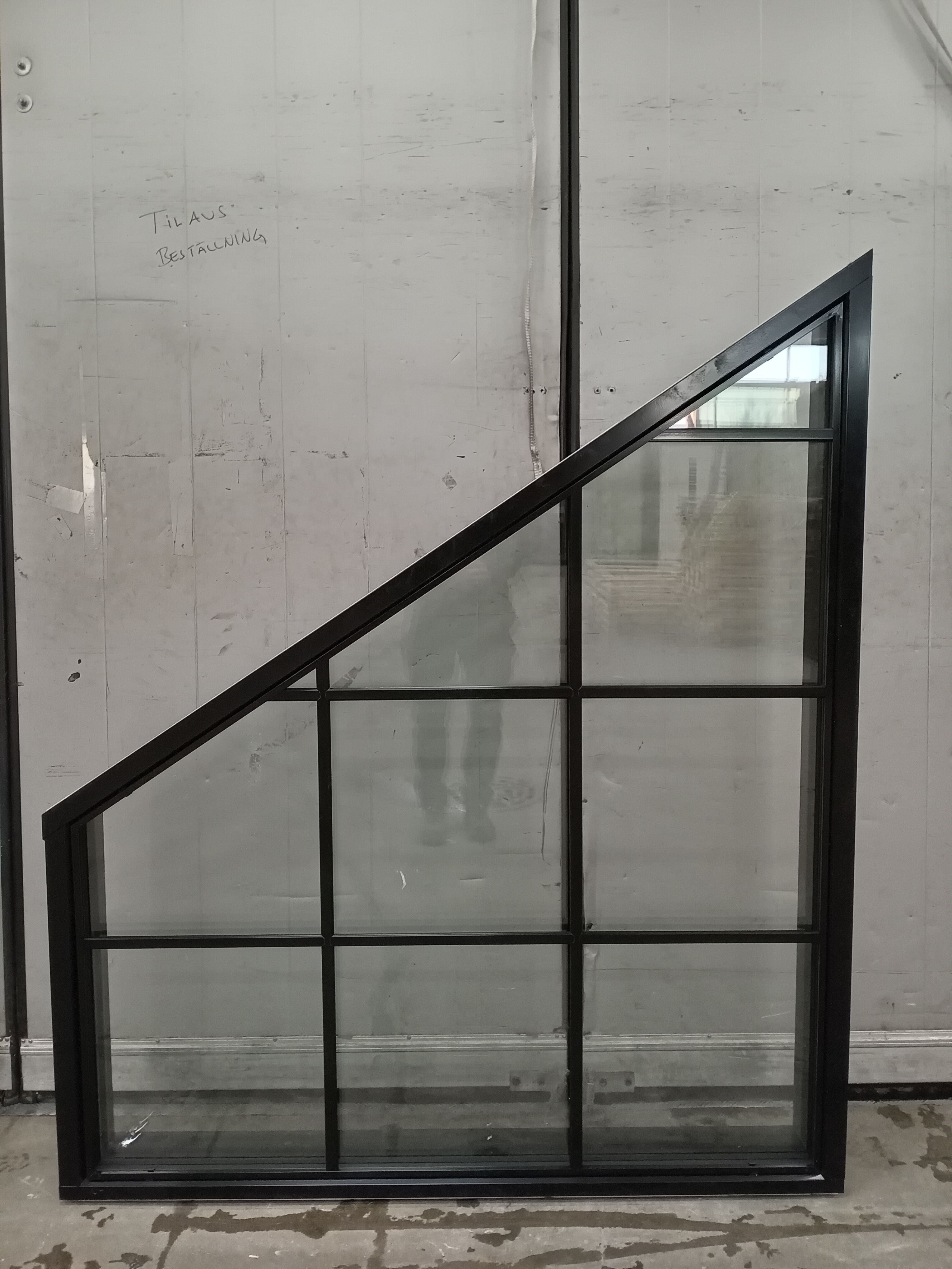 NR 3484, Tiivi MEKA 170, 1530x1800x780, Svart, VINO, 33,7°