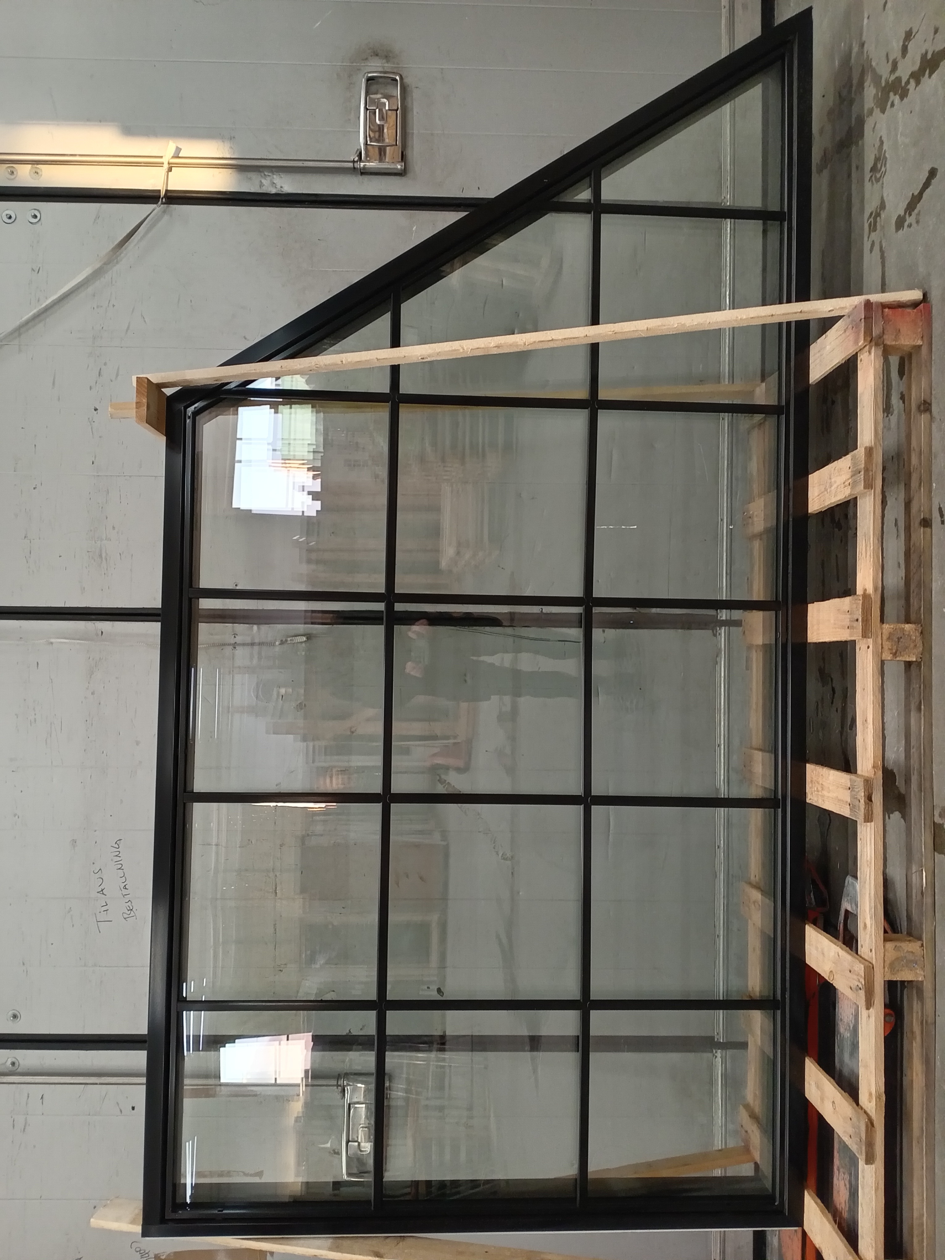 NR 3485, Tiivi MEKA 170, 1530x2950x1930, Svart, VINO, 33,7°