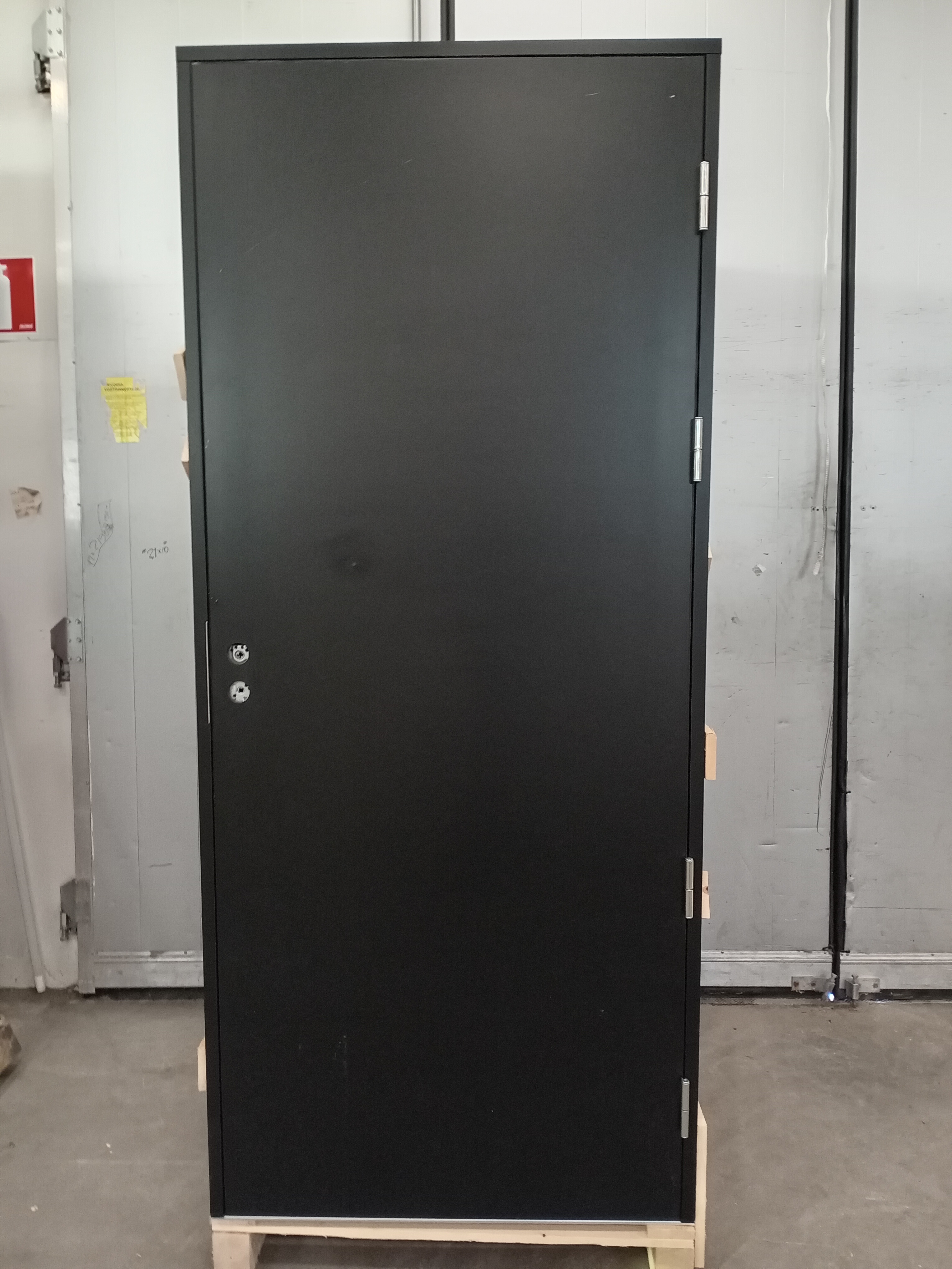 P2366 Piklas, Retro Suora 131, 990x2290, OIK, Musta
