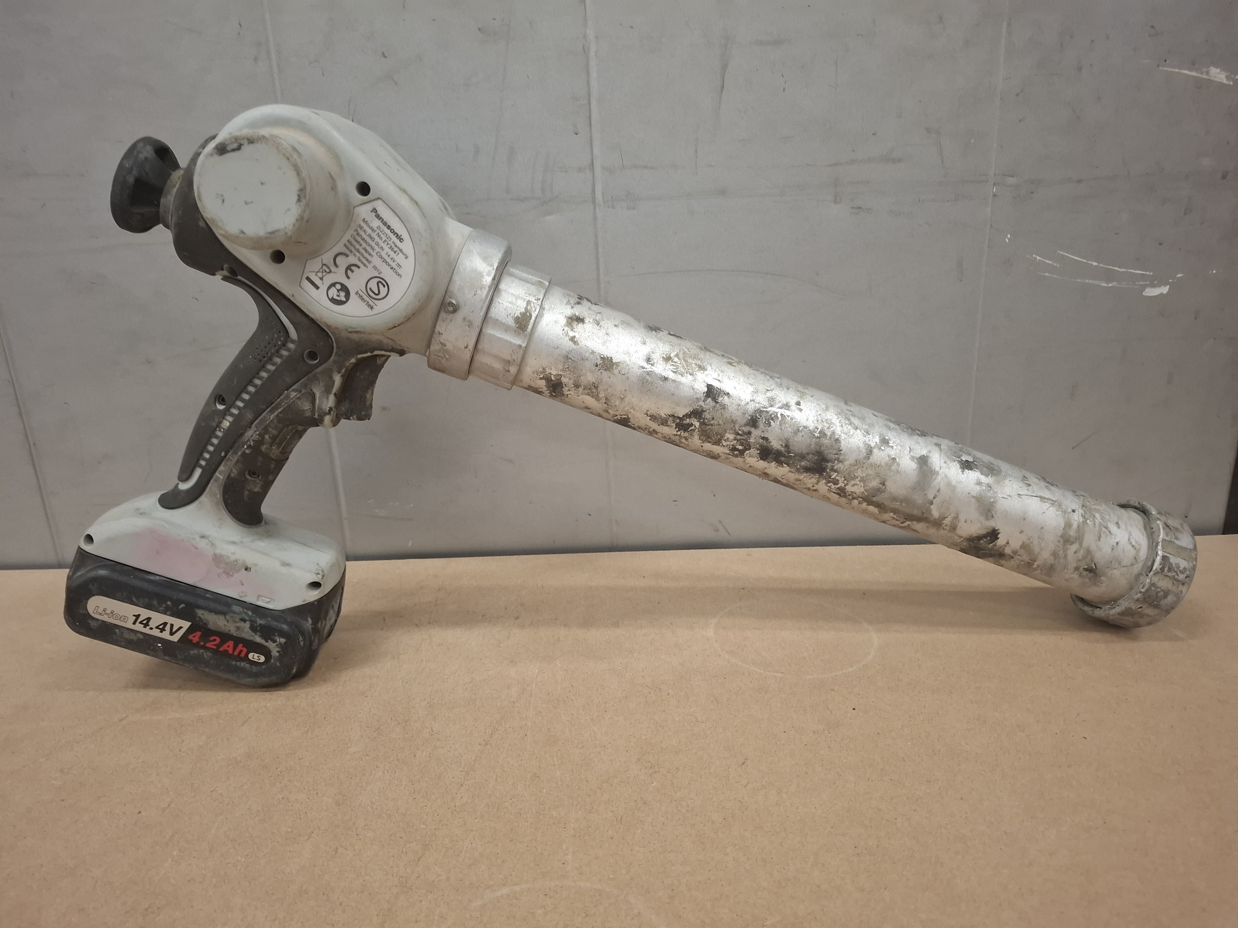 Panasonic EY3641 LS1S akkusaumauspistooli. No 60