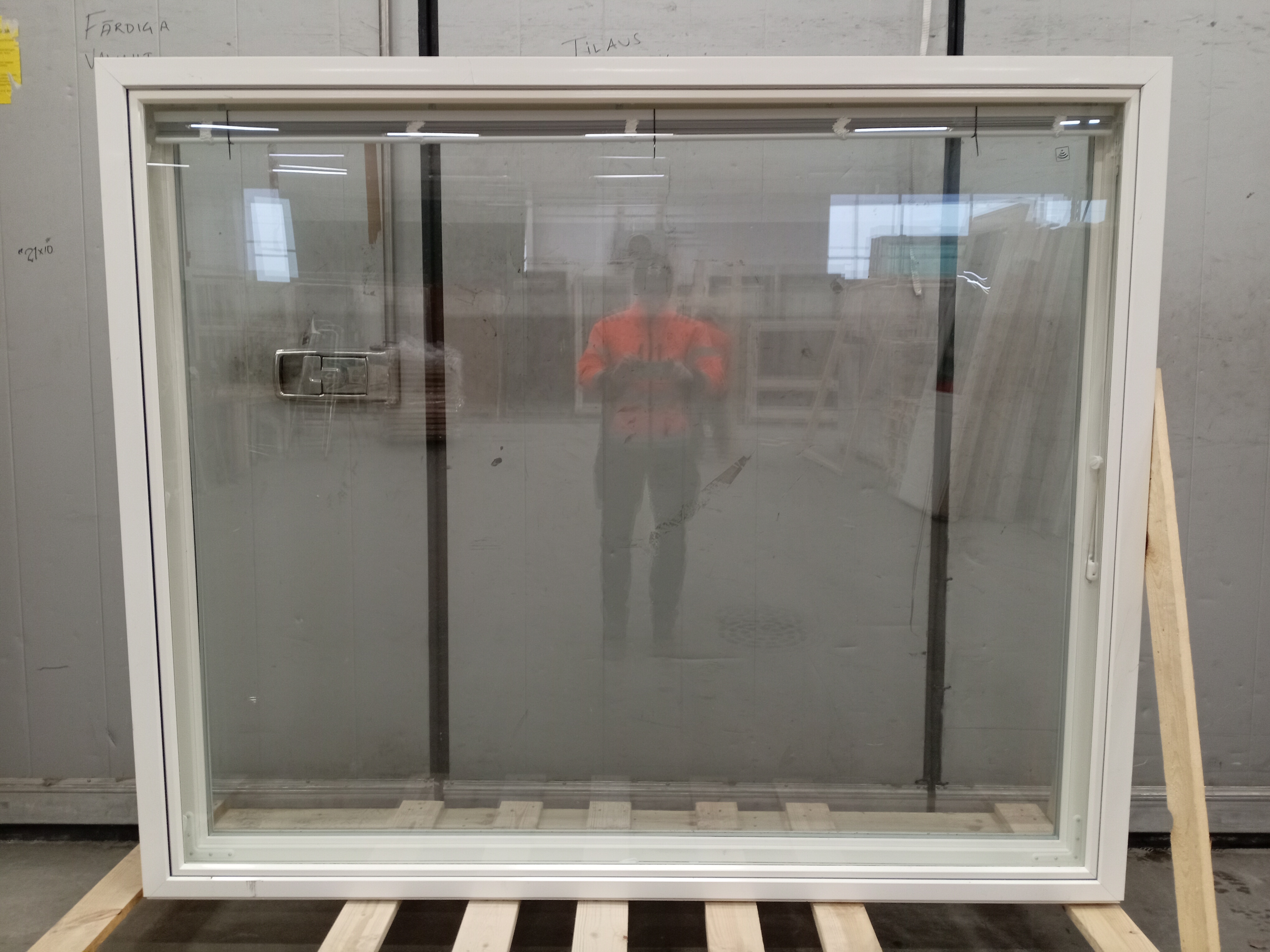 PIH-2223 MSEA 130, 1970x1640, Valk