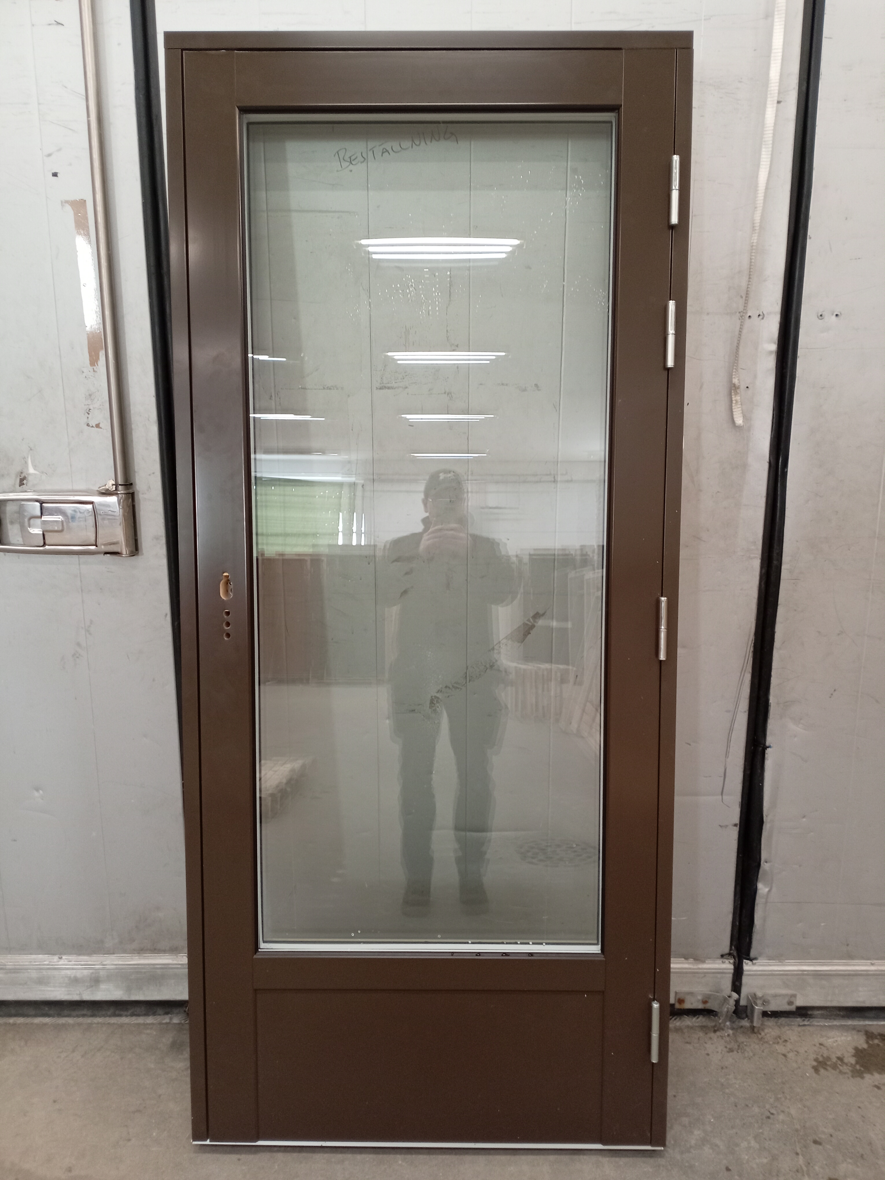 PIH-2260 Pihla, POUA-1L M18, 940x2110, Höger, Beige/Brun