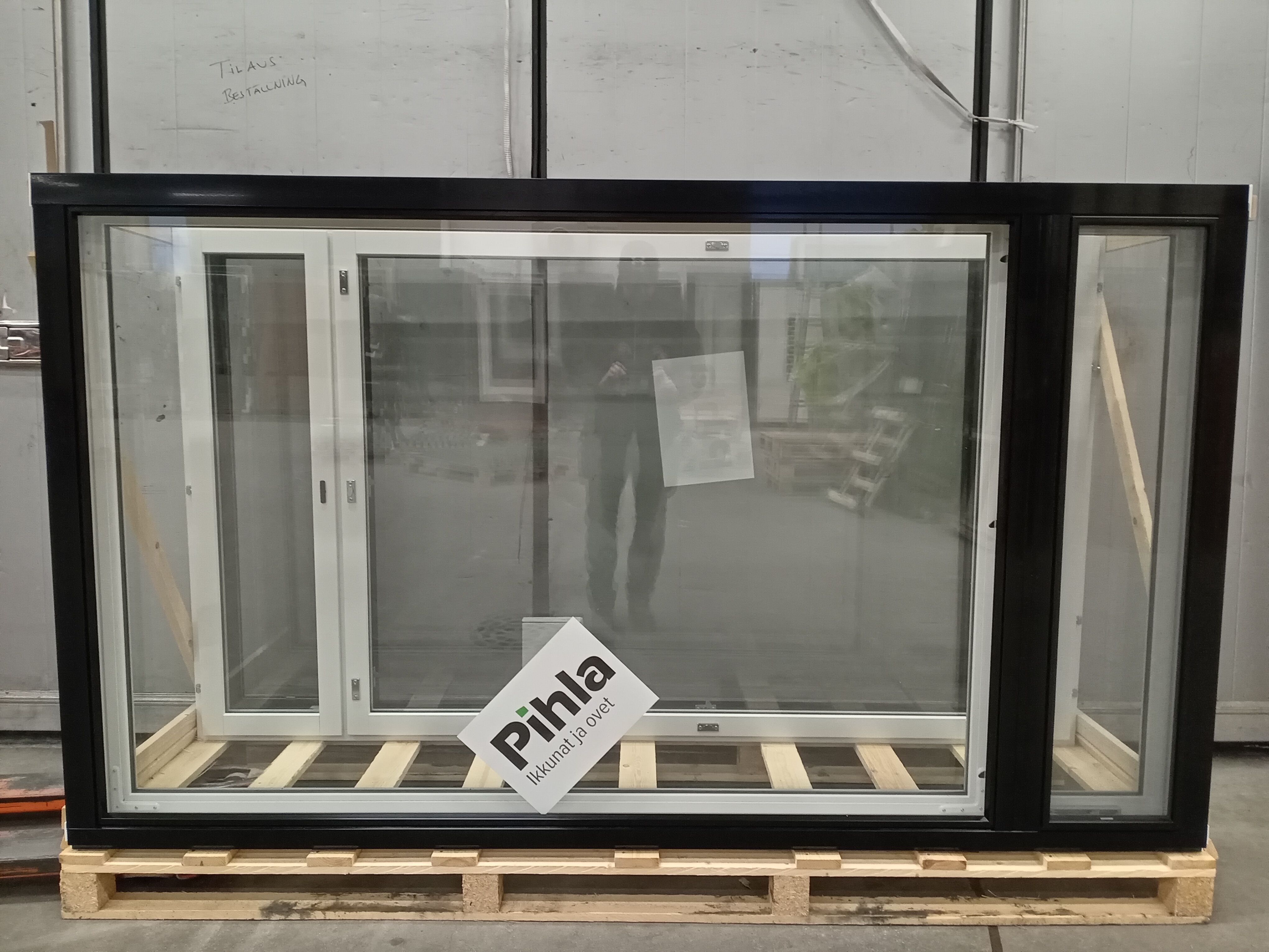 PIH-2255 MSEA 130, 2370x1370, Valk/Musta, B-MALLI