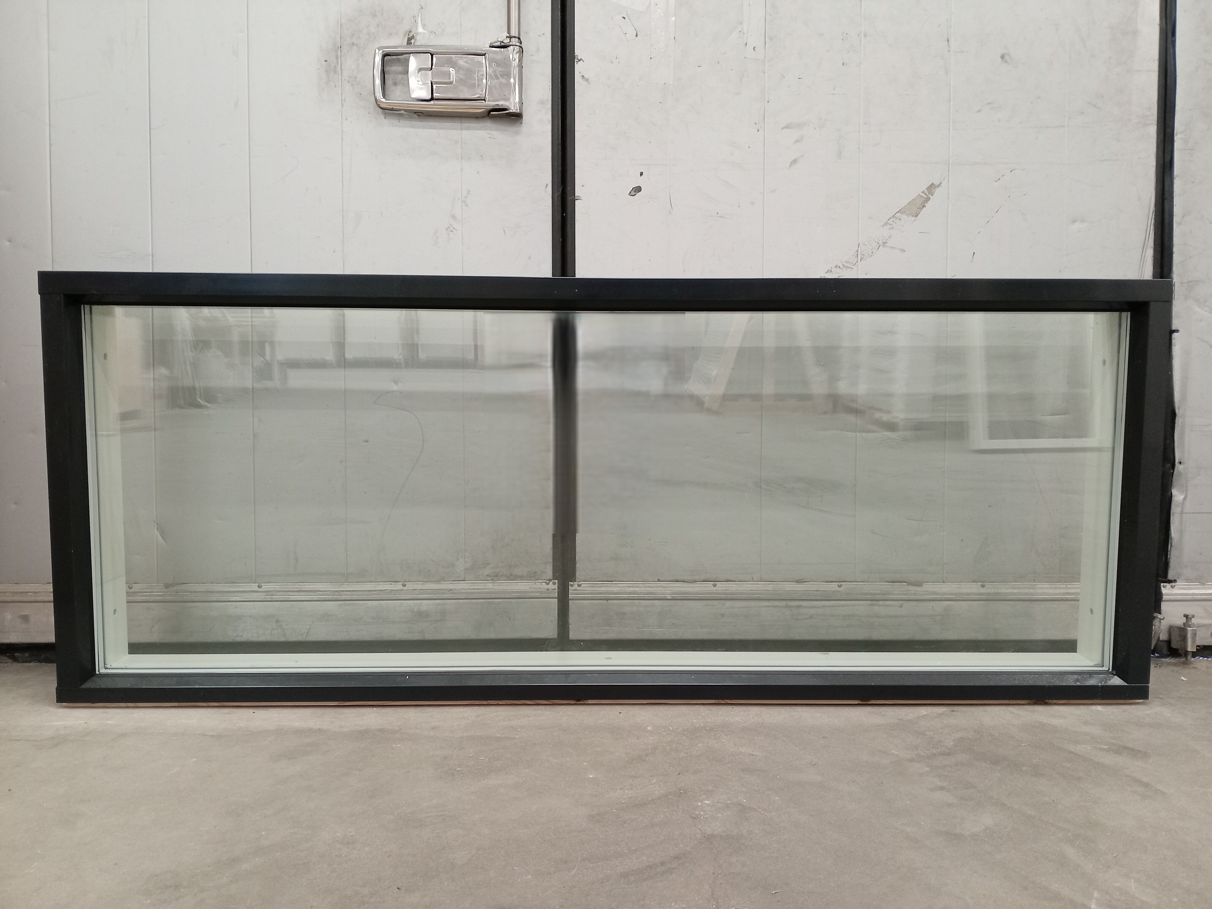 PIH-2279 MEKA 170, 1970x770, Valk/Harm, 3K4