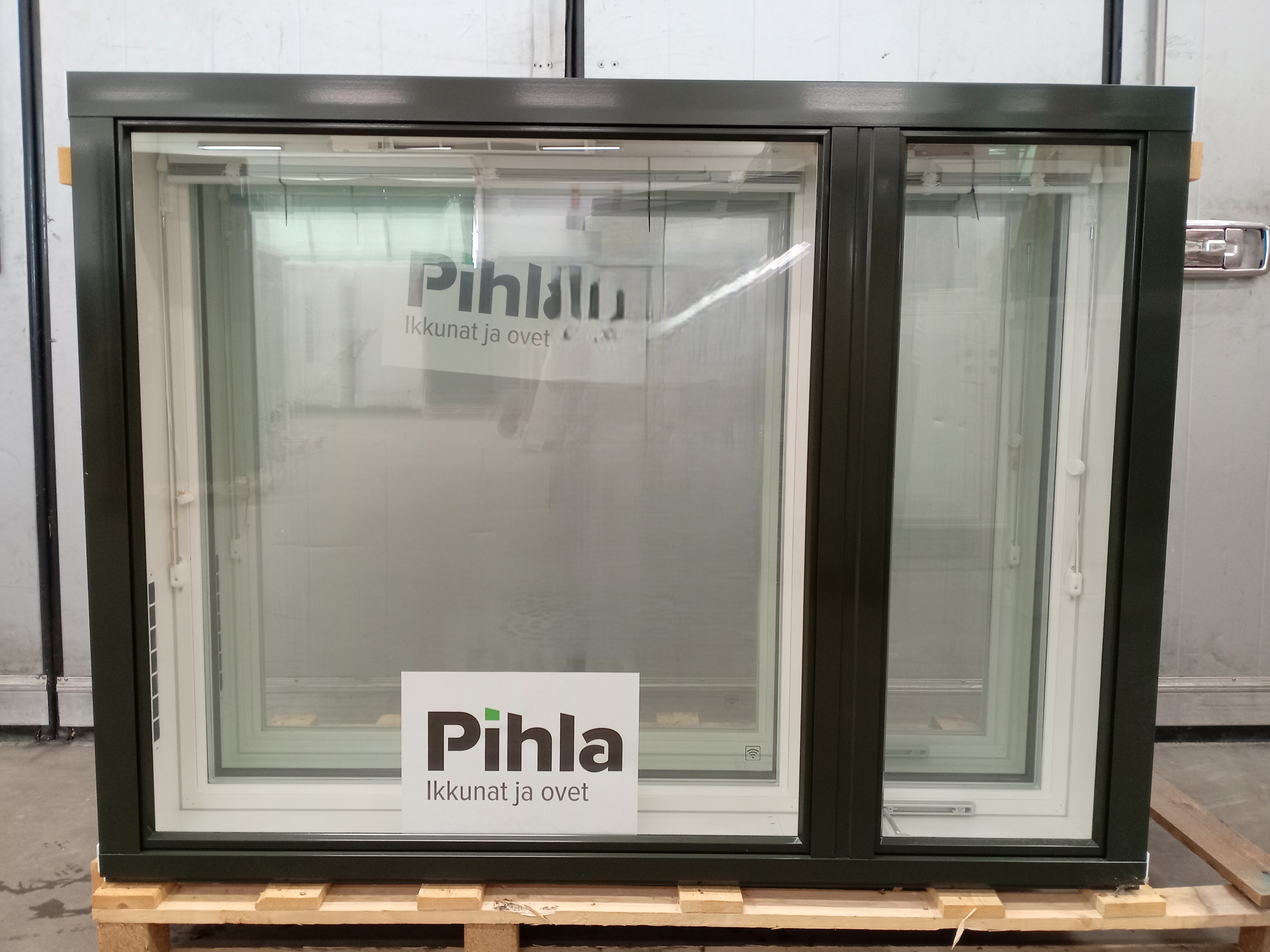PIH-2308 MSEA 210, 1540x1160, Vit/Svart oliv, B-MODELL