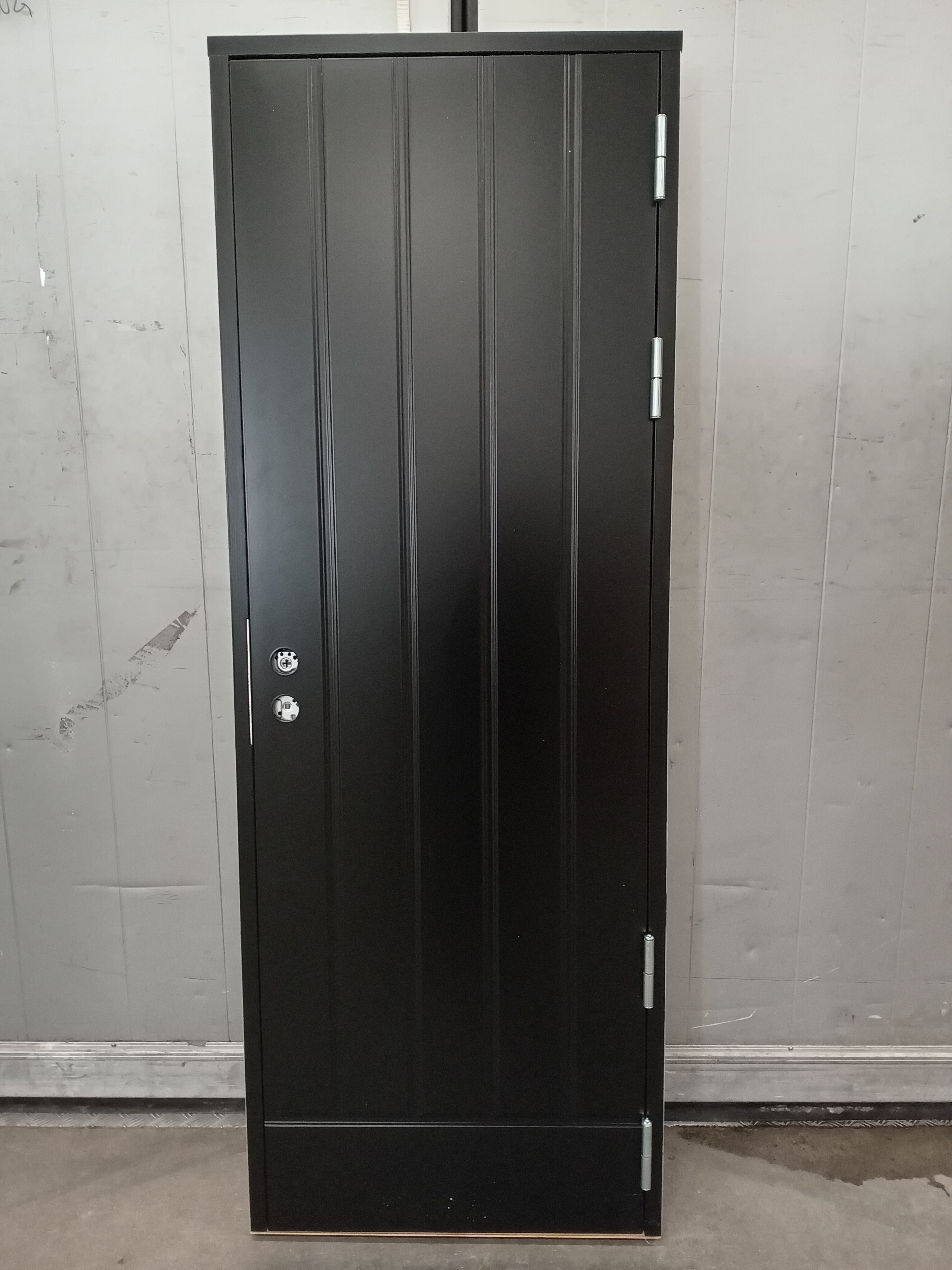 PNE-161, TALAS PYSTY 1.0, 7x19 (690x1890), Höger, Svart