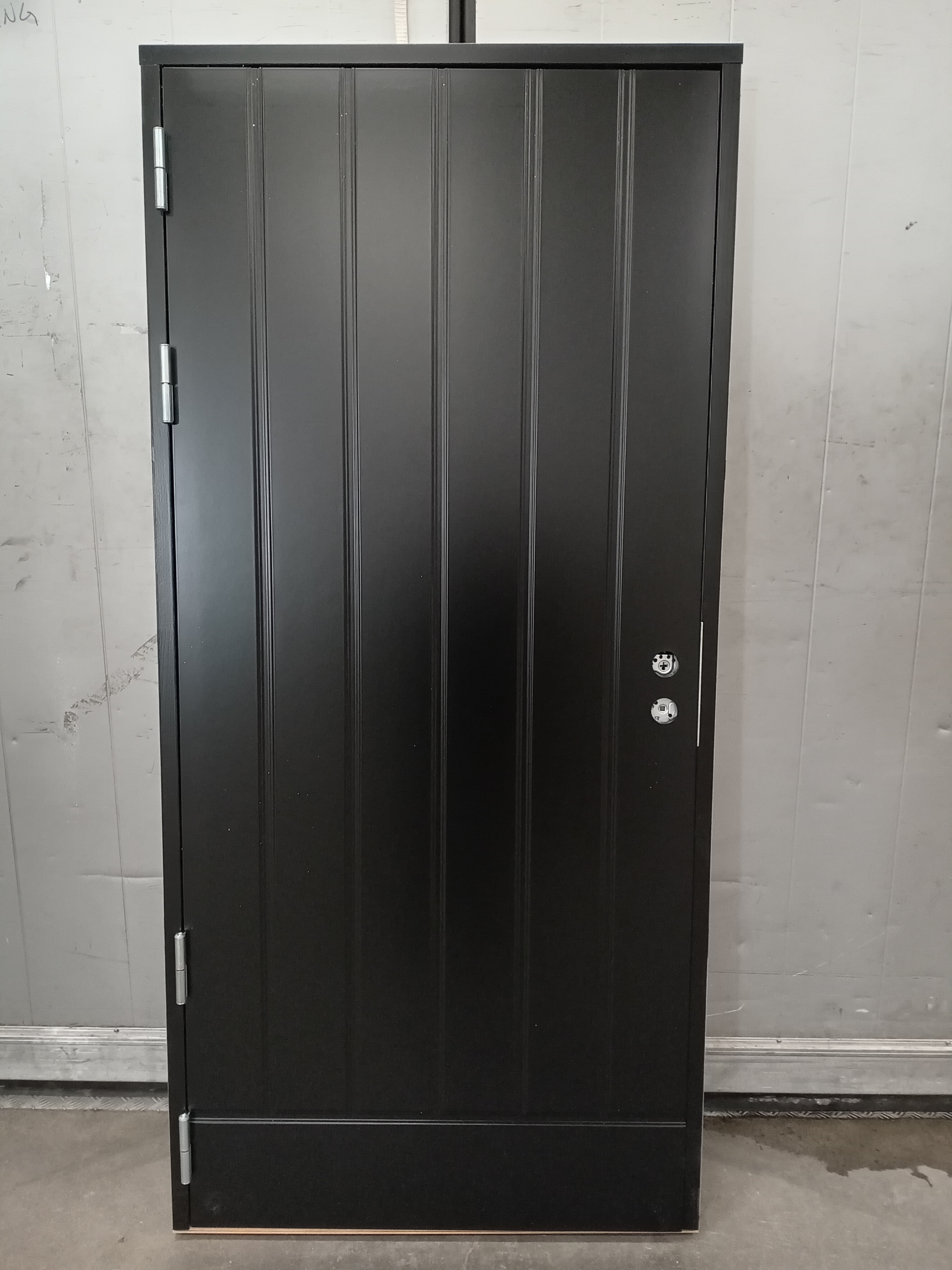 PNE-168, TALAS PYSTY 1.0, 9x19 (890x1890), Vänster, Svart