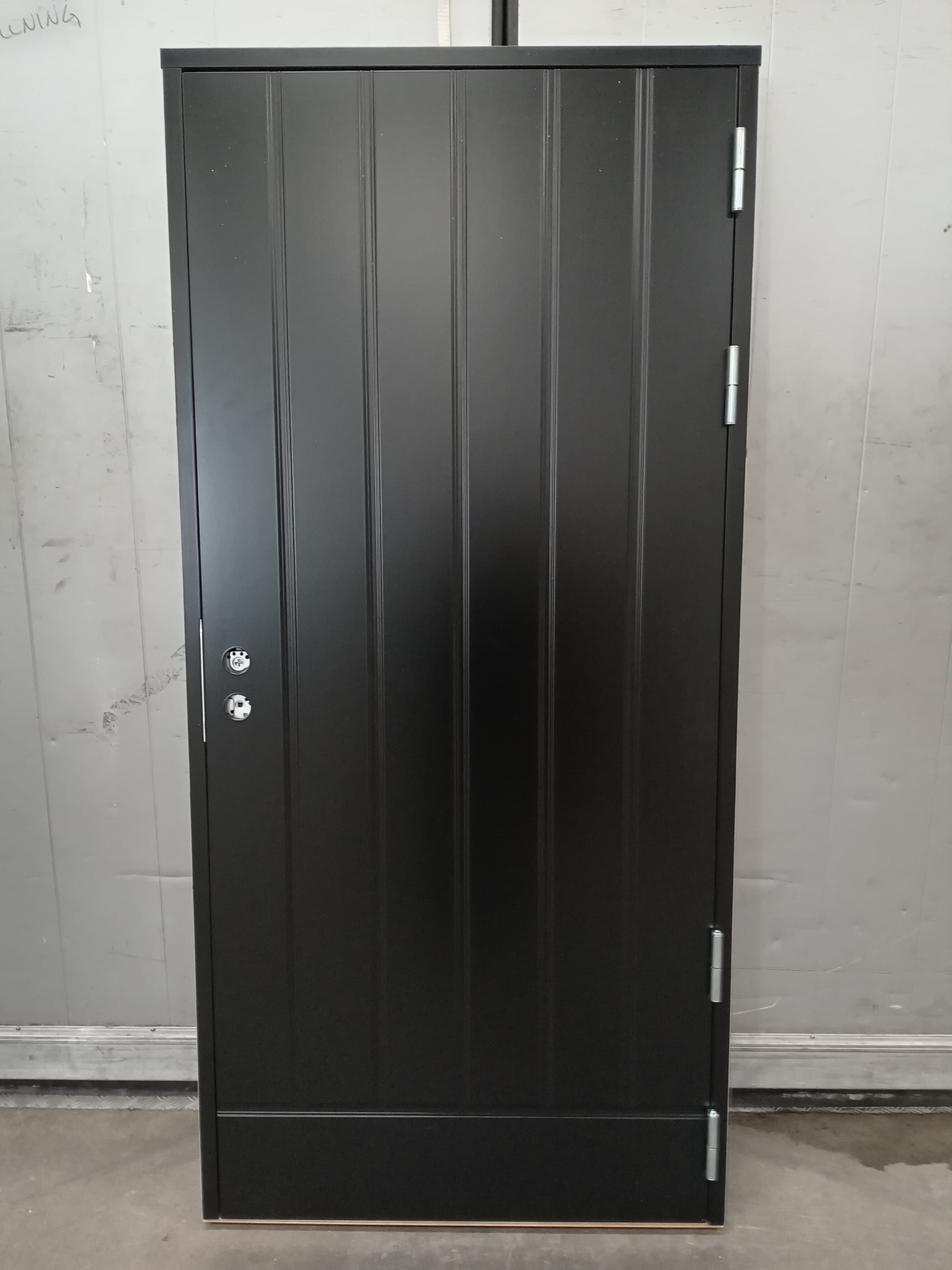 PNE-169, TALAS PYSTY 1.0, 9x19 (890x1890), Höger, Svart