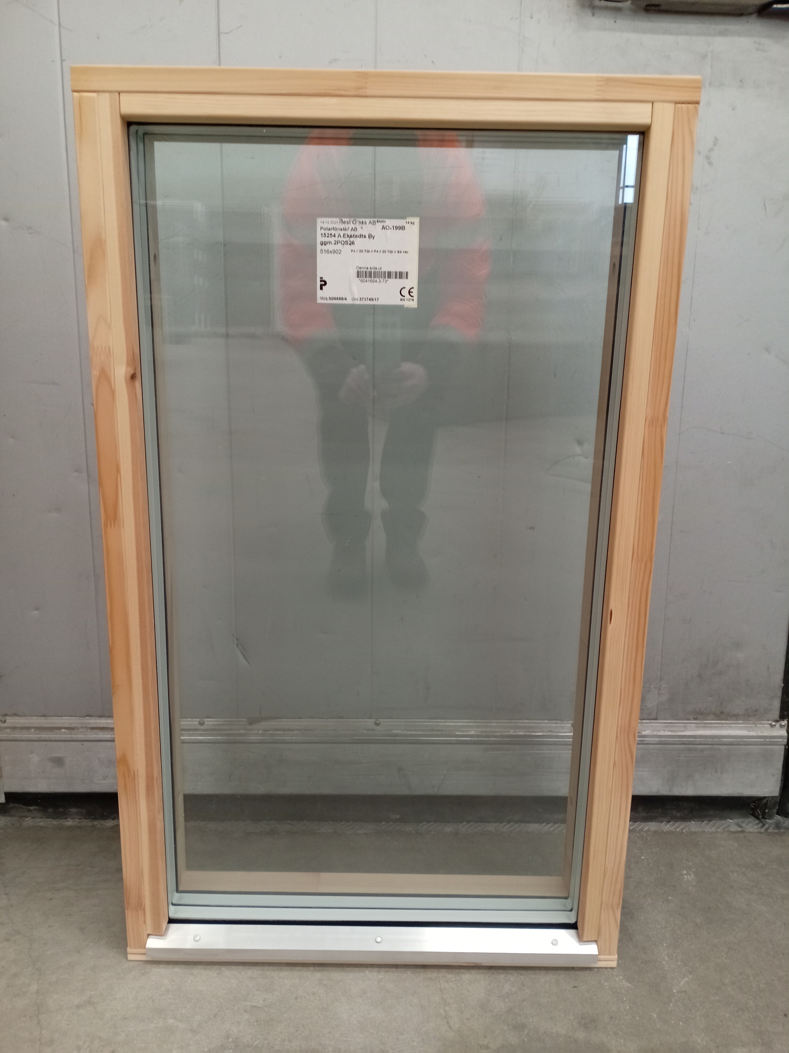 POL-161, KFG 115, 582x970, Puu, 3K4 kiinteä