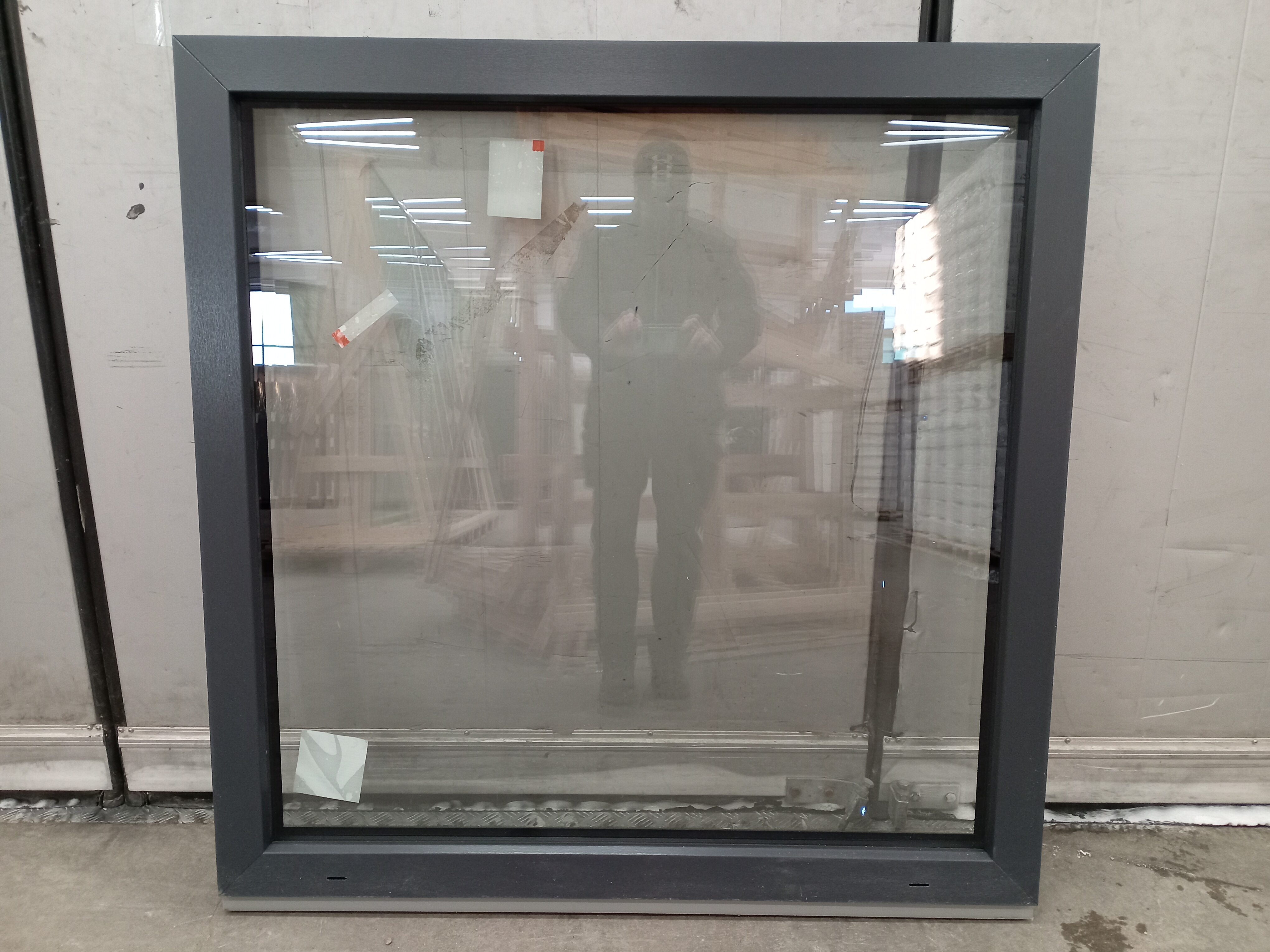 Prod-56, OKNO PVC_80, 12x12 (1190x1190), 3K4 FIX, Grå