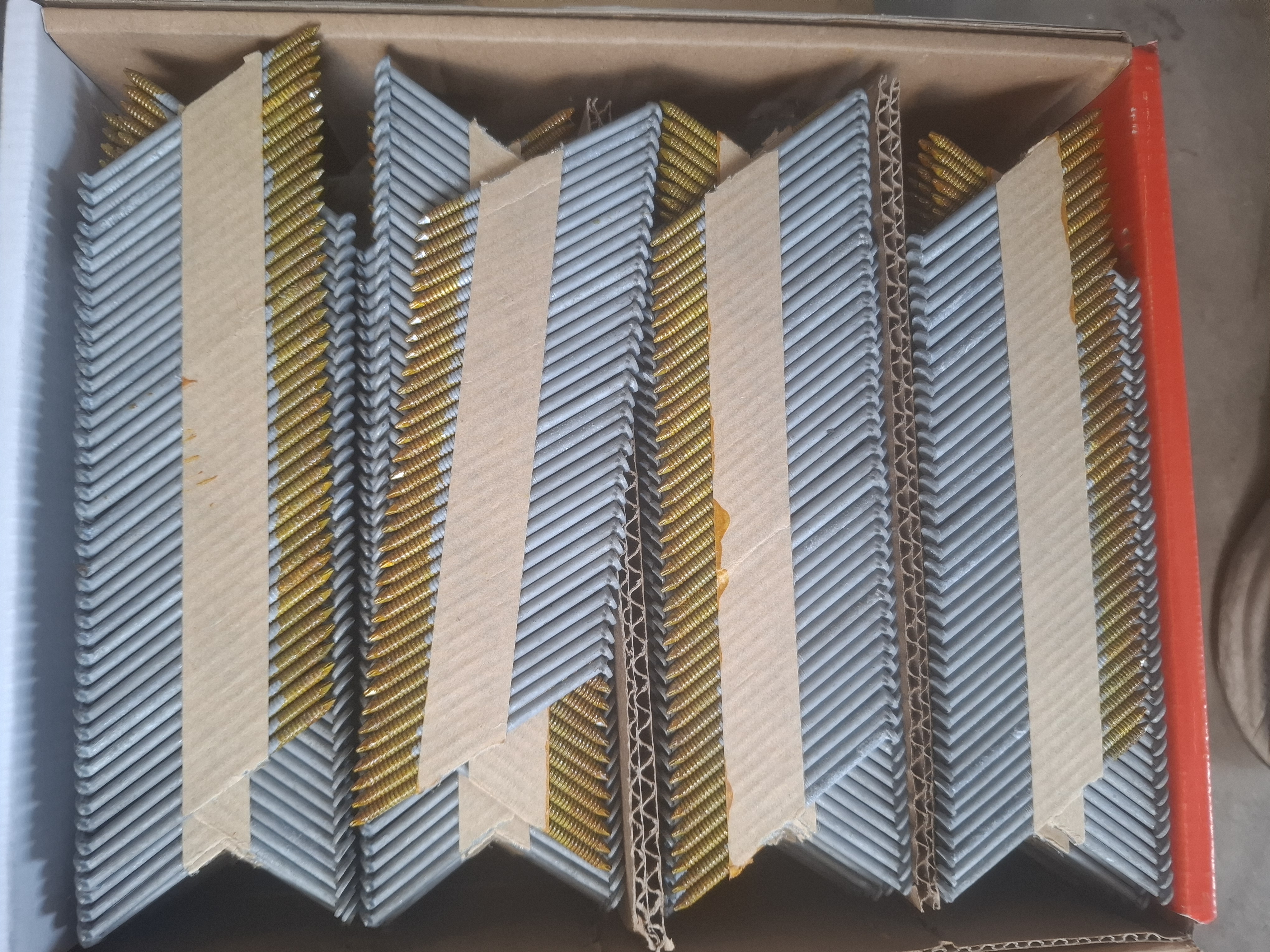 Karmspik 2,9x65 varmförzinkad 34° slät, 5000 st/kartong
