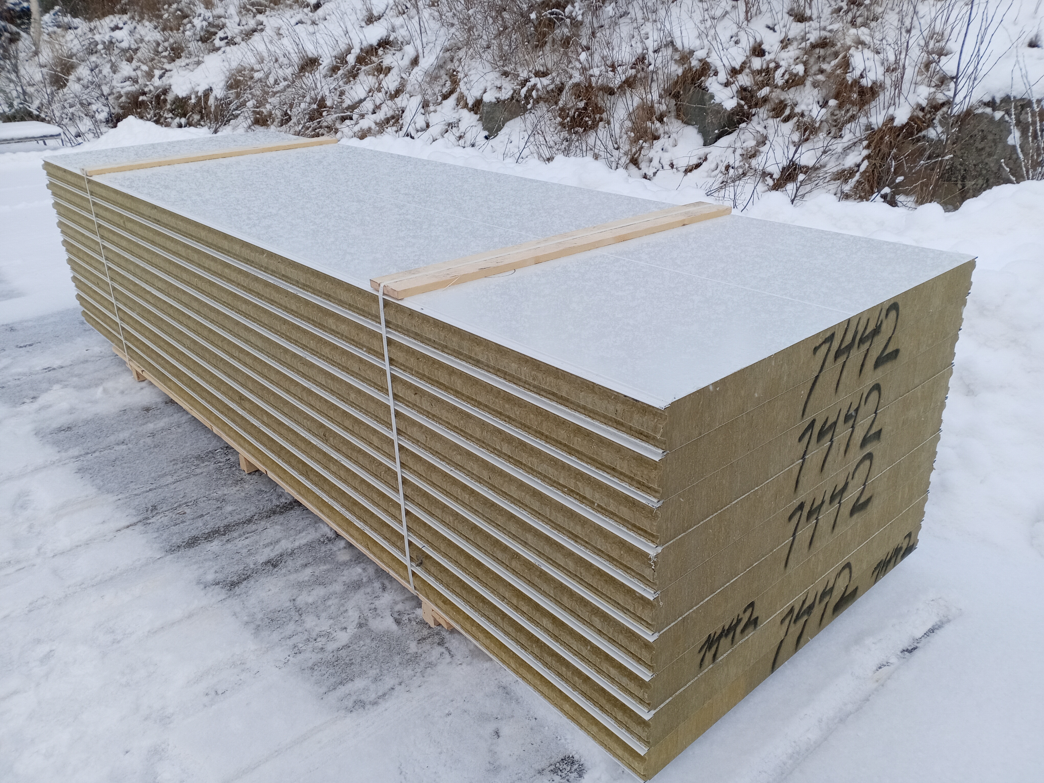 Ruukki SPA100W - NO 1442 (4000mm, 20/20)