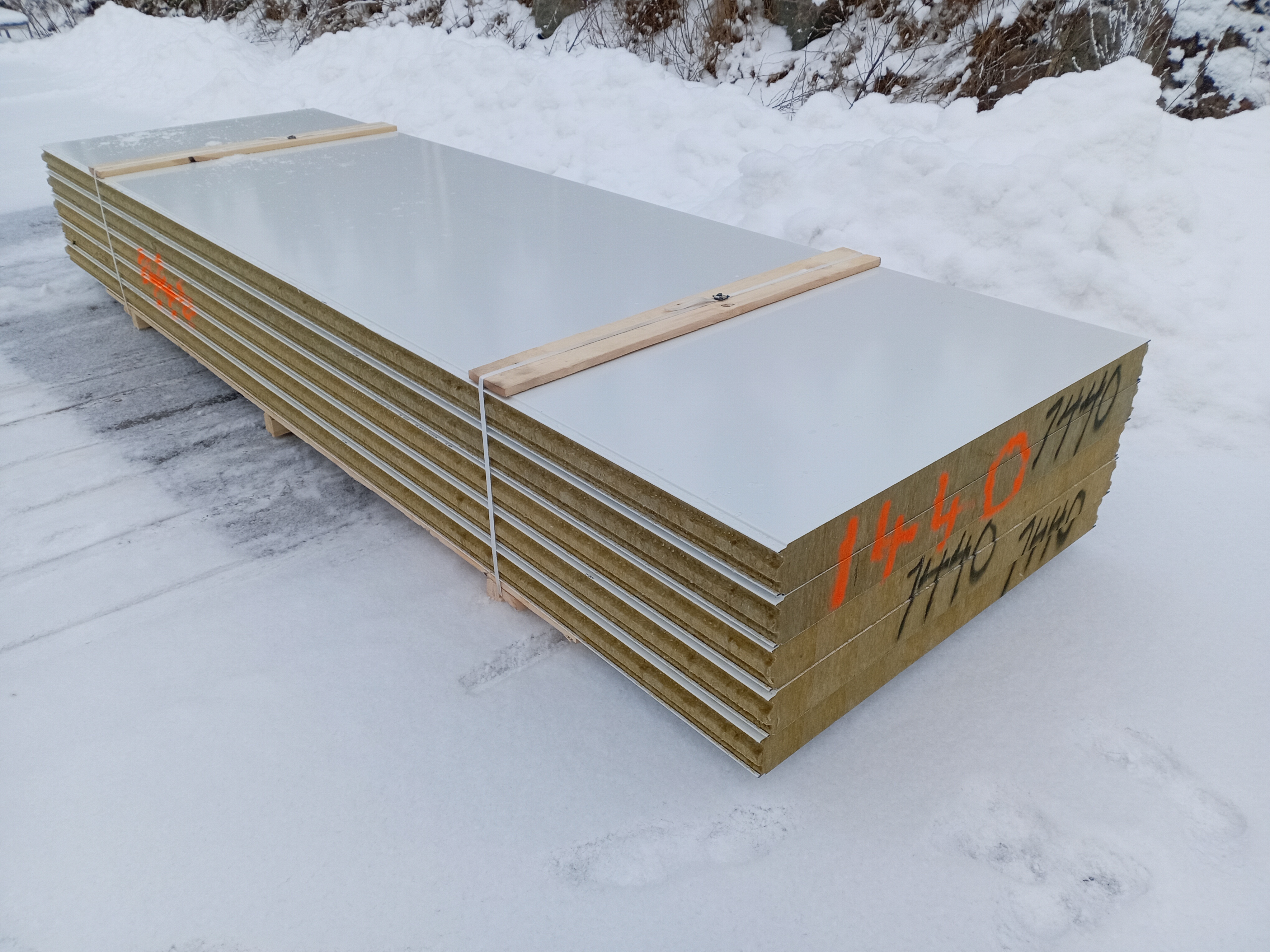 Ruukki SPA100W - NO 1440 (4000mm, 20/20)