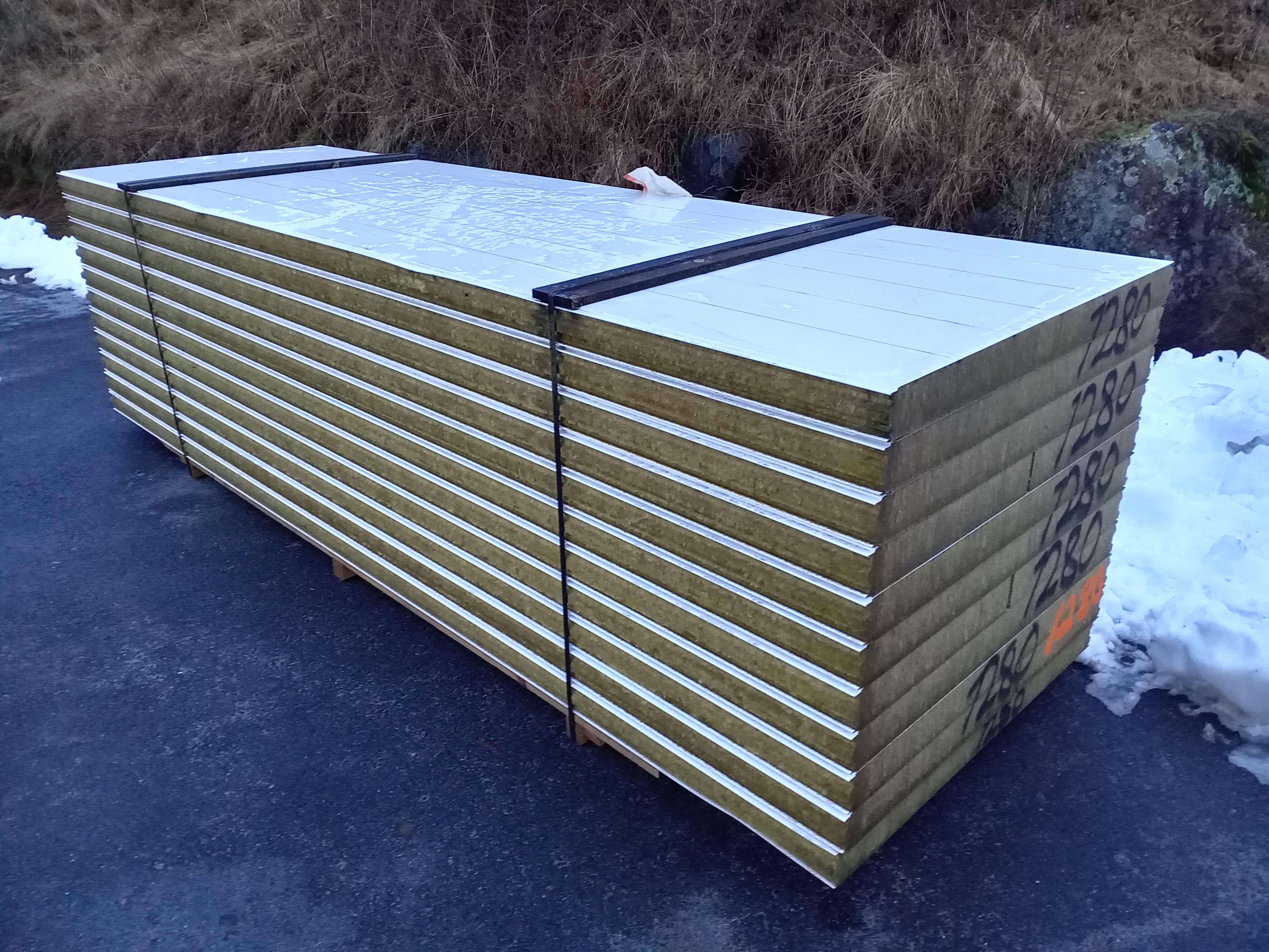 Ruukki SPA100W5 - NO 1280 (4000mm, 20/20)