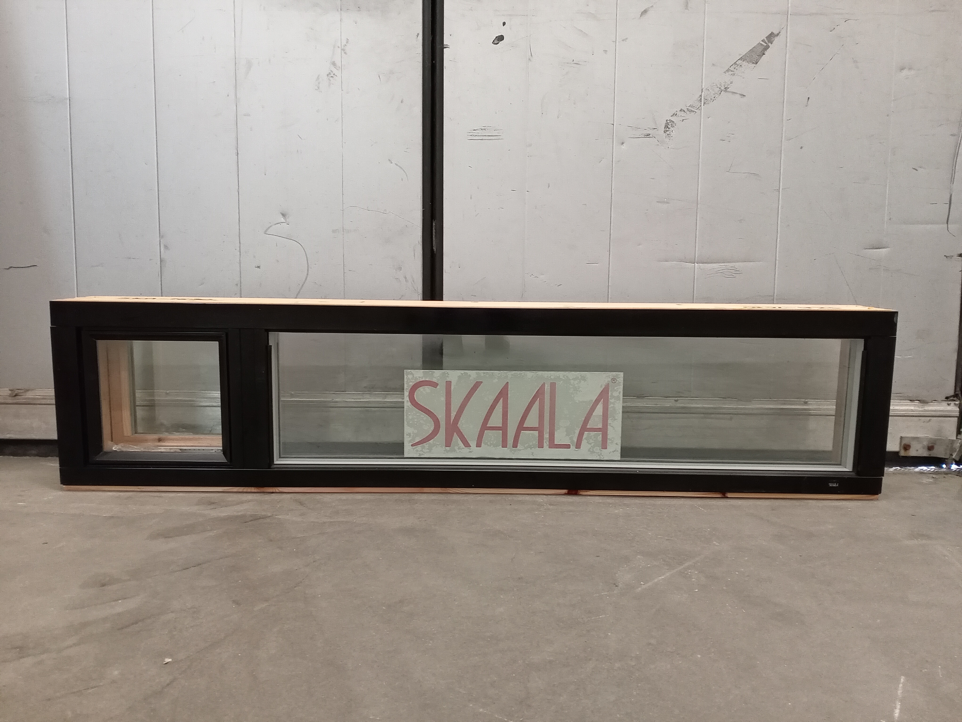 SKA-1630 Skaala, ULEKB20_175, 1690x390, Sk/Svart, B-MODELL