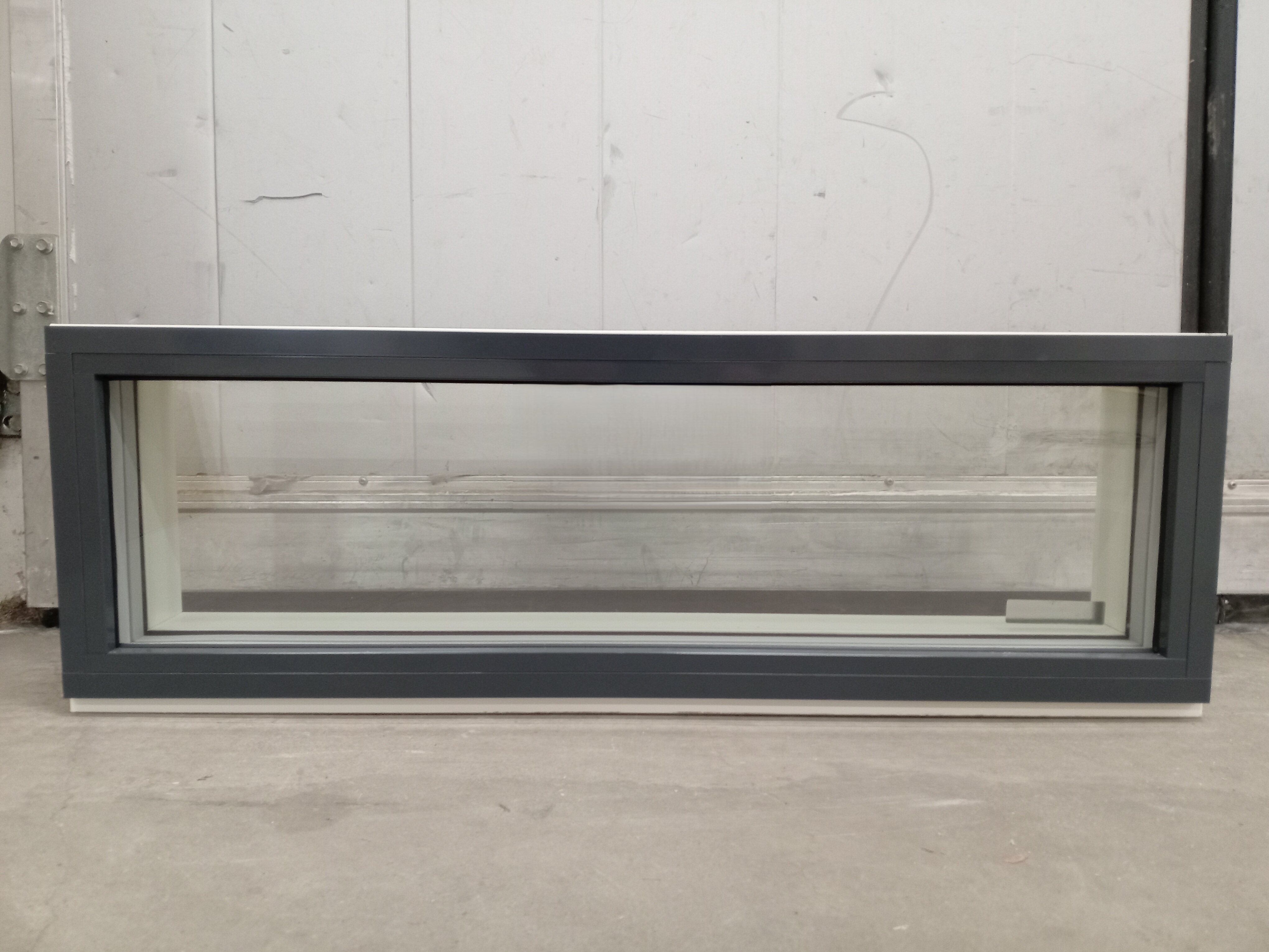 SKA-1645 Skaala, ULEK131_Aava, 890x300, Valk/Harm, 3K4 FIX Ylä-ikkuna