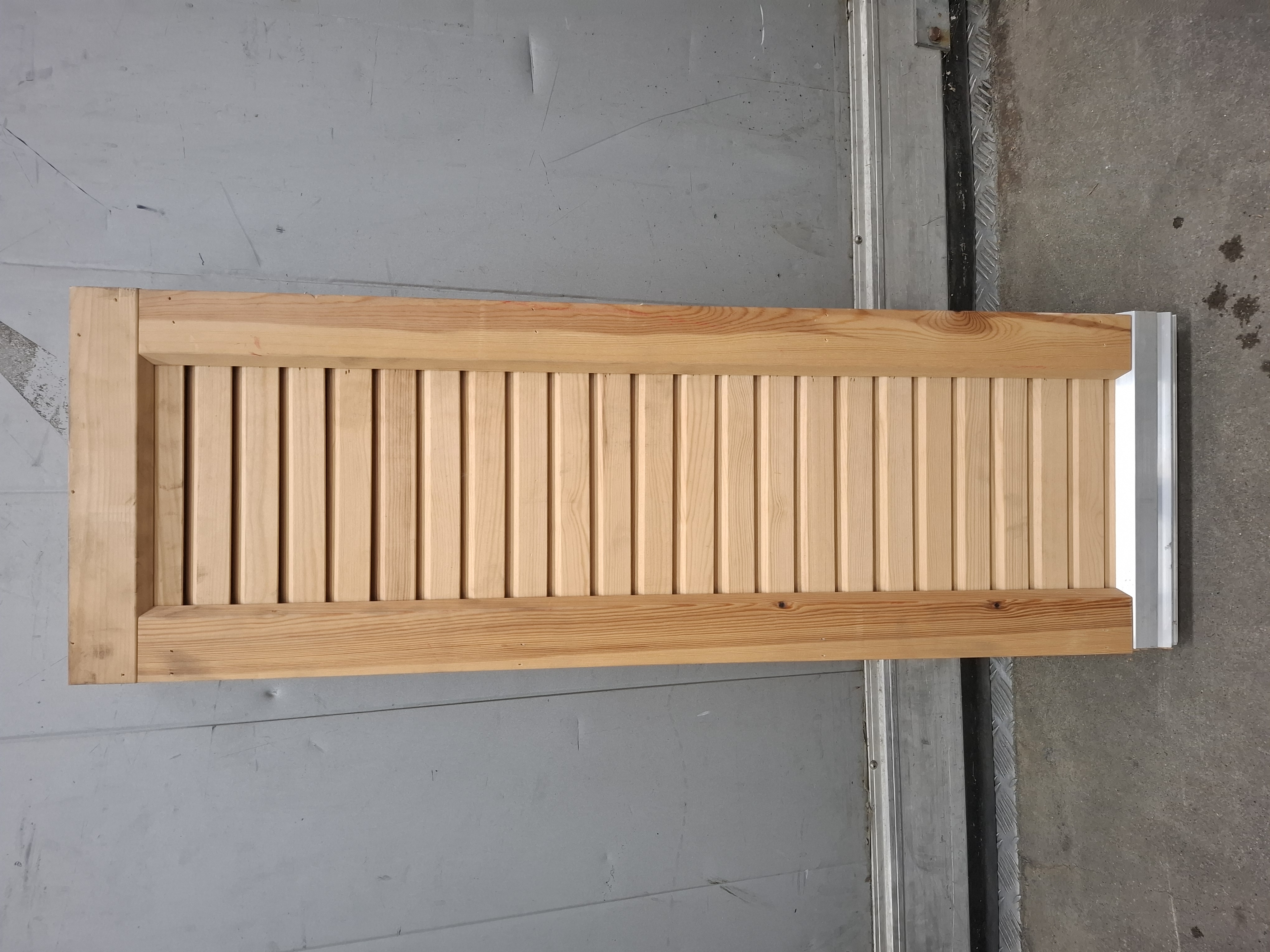 SKA-1560 Skaala Vädringslucka, 3x9 (290x890) Träfärdig