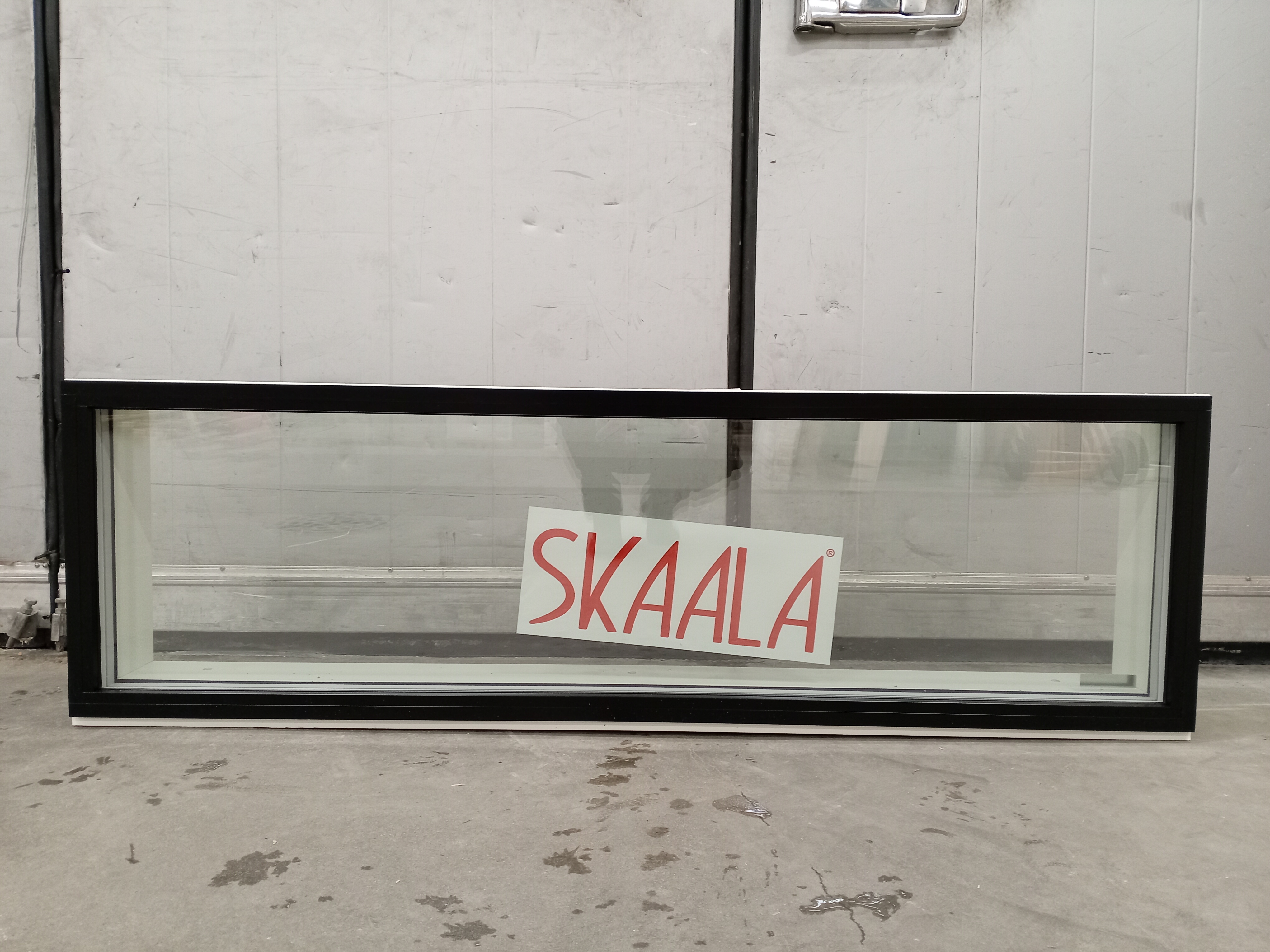 SKA-1615 Skaala, ULEK175_Aava, 1590x490, Vit/Svart, 3K4