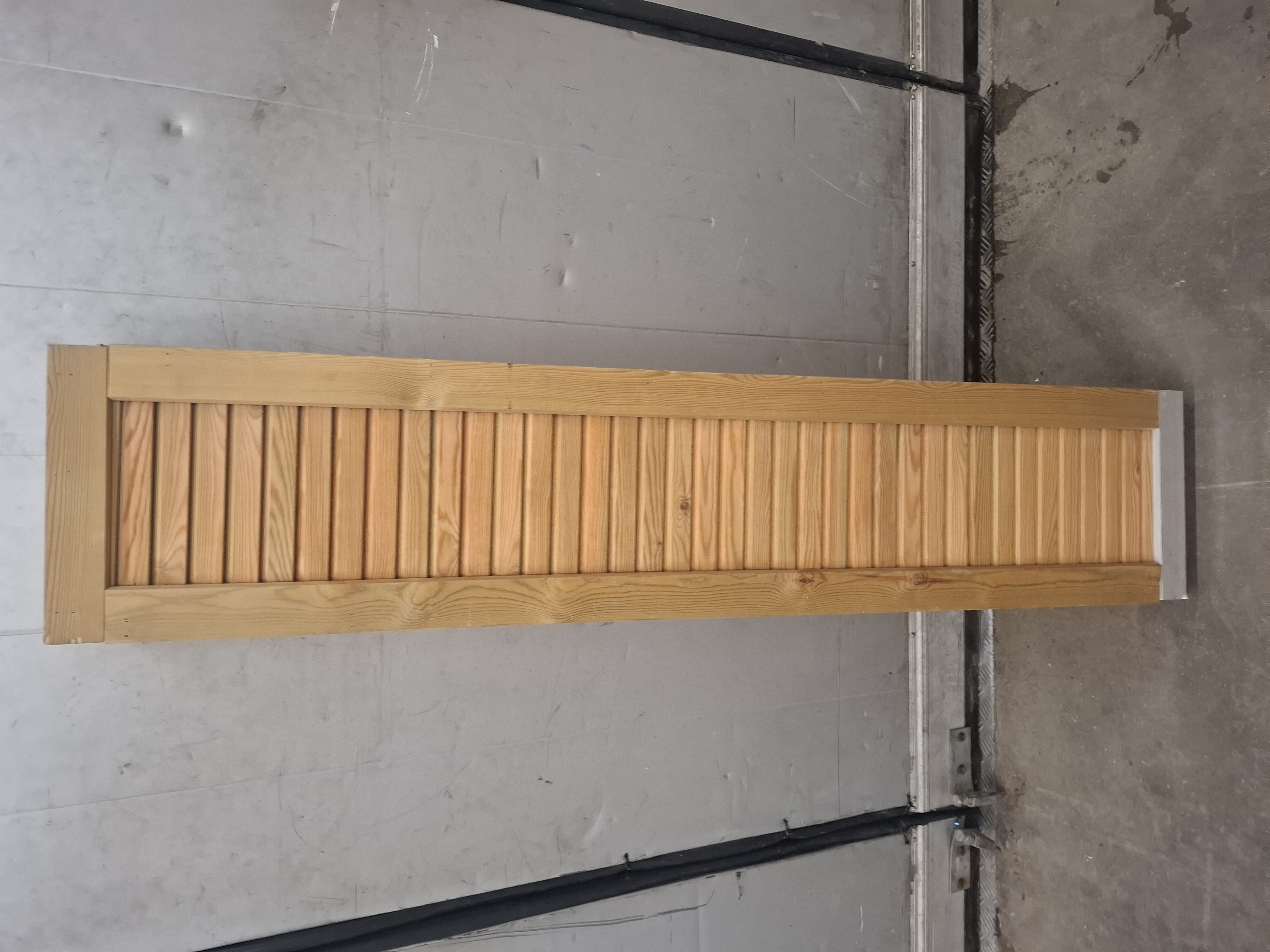 SKA-1606 Skaala Tuuletusluukku, 3x14 (290x1390) Puuvalmis