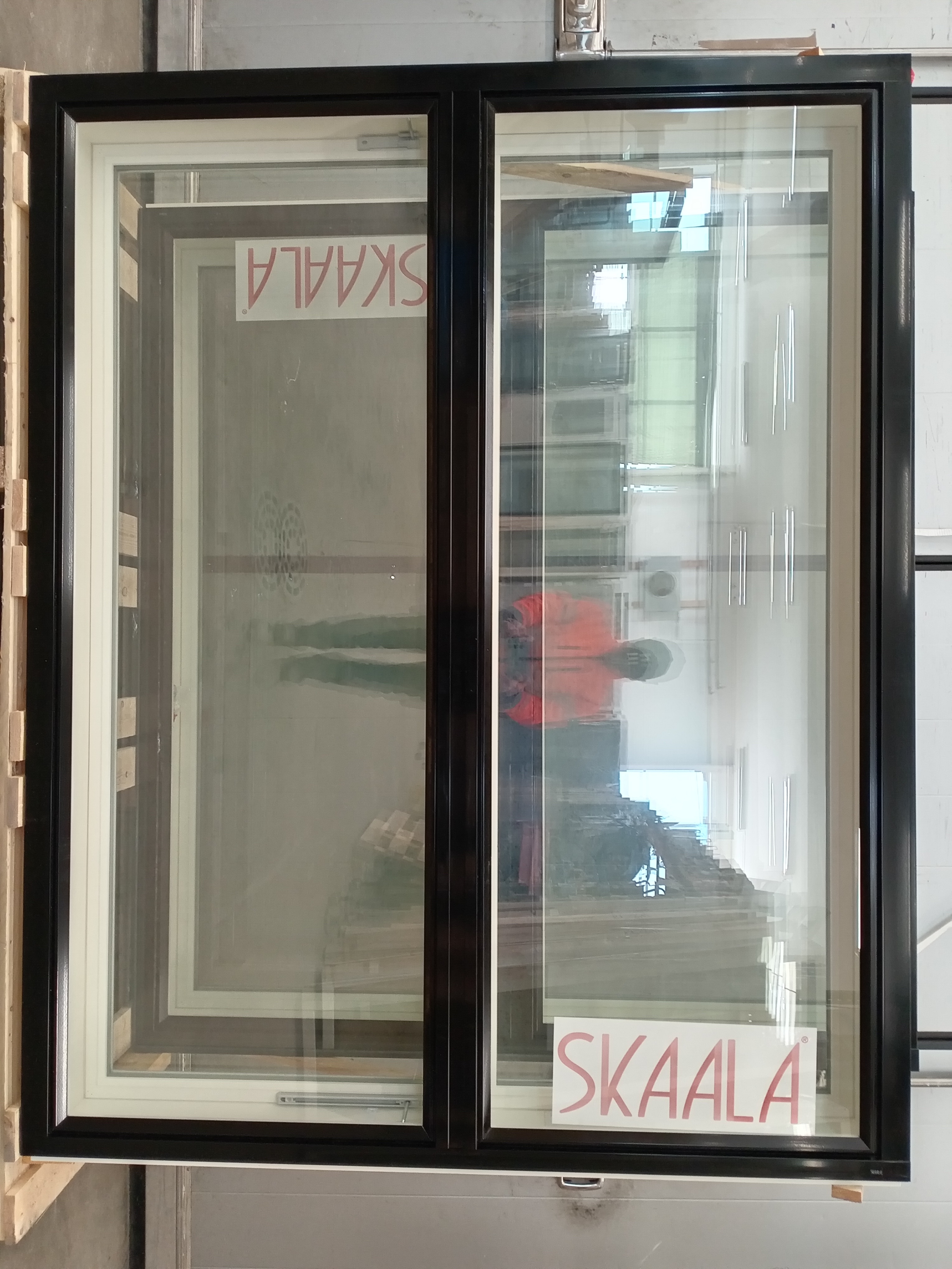 SKA-1455 Skaala, BEETAB20_210, 1790x1990, Vit/Svart, B-MODELL