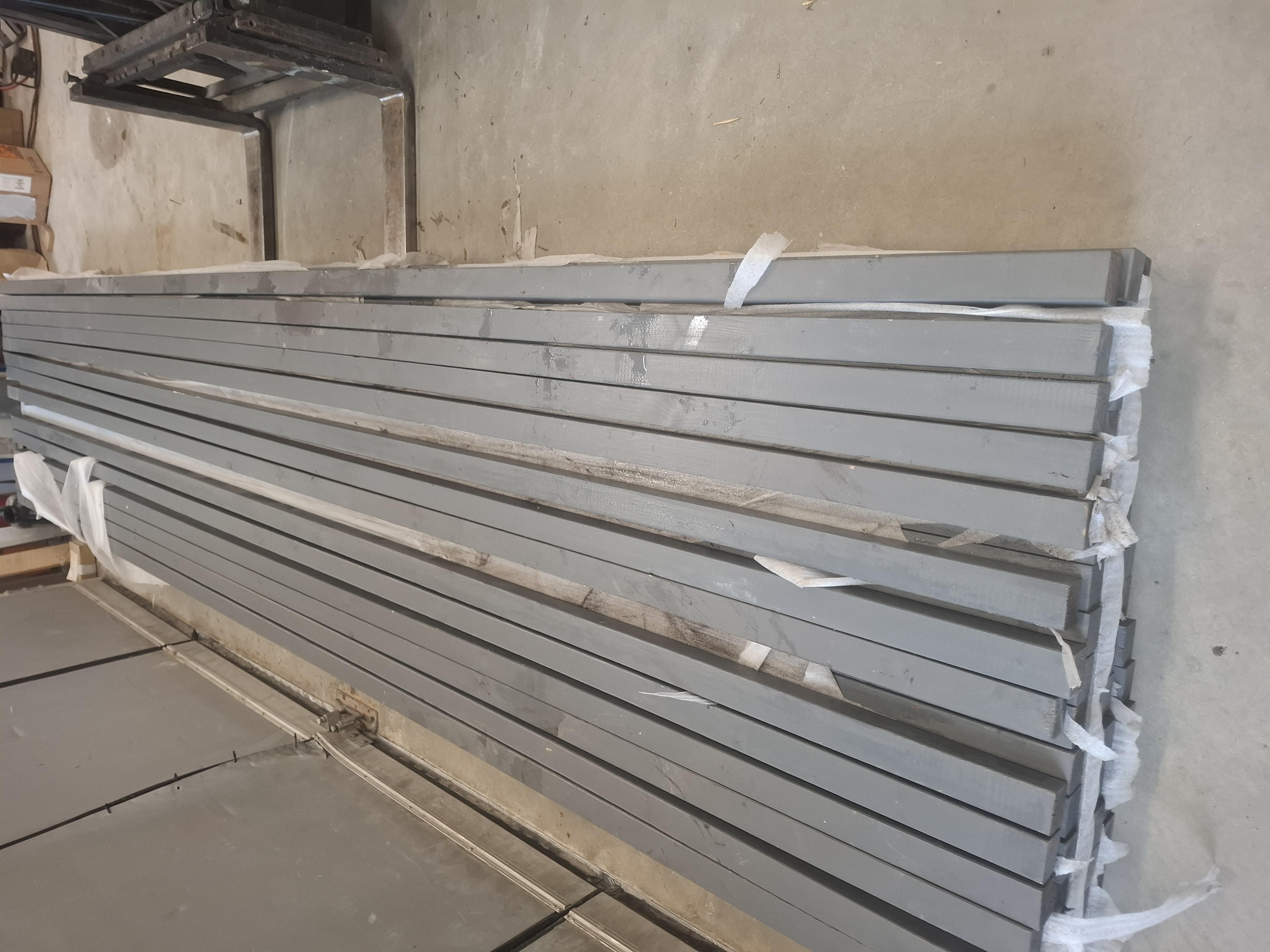 Terassin aitatolppa harmaa 57x47 - 4700mm