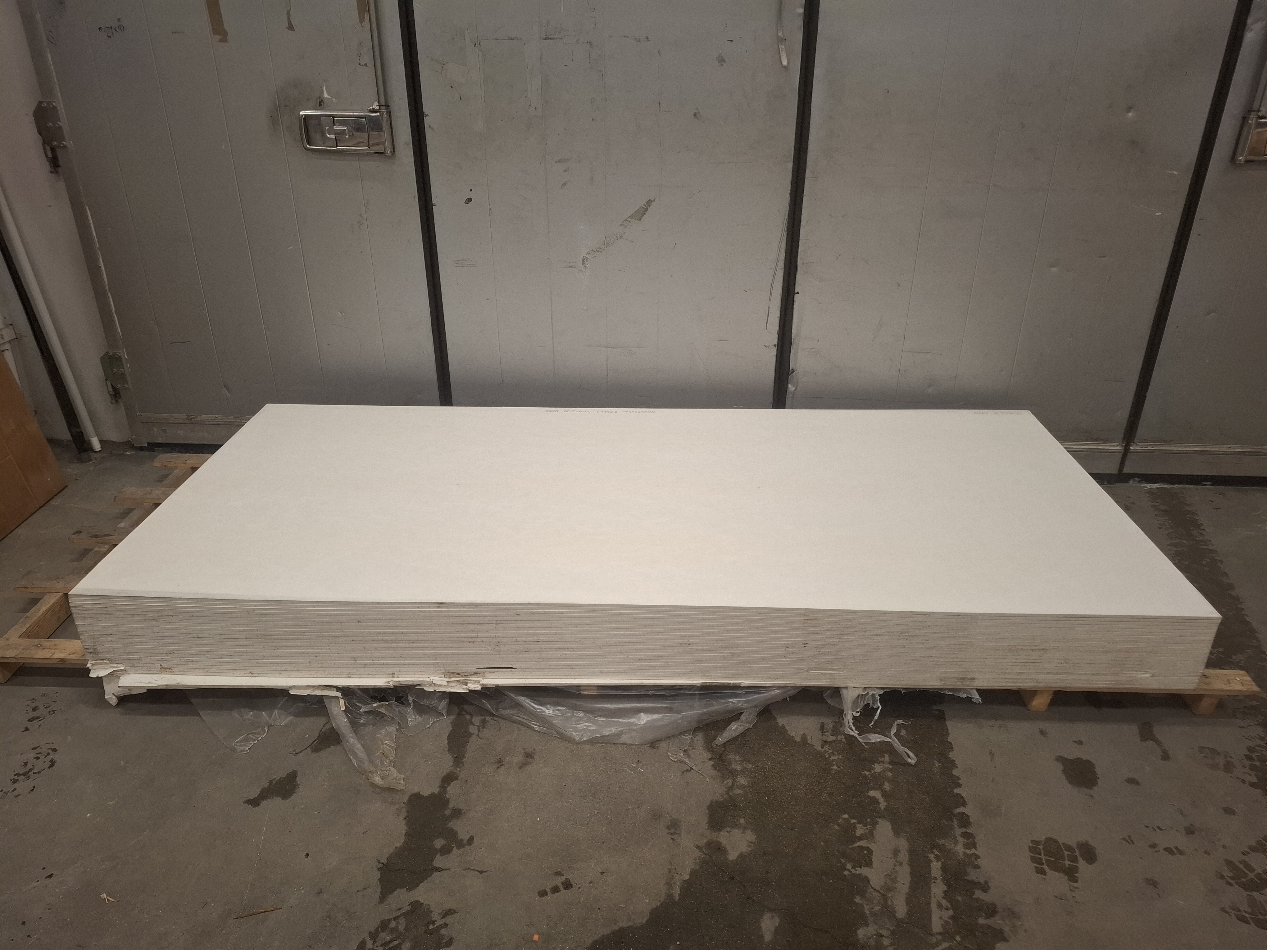 Gips vindskyddsskiva KNAUF 9GM-H1 9x1200x2700