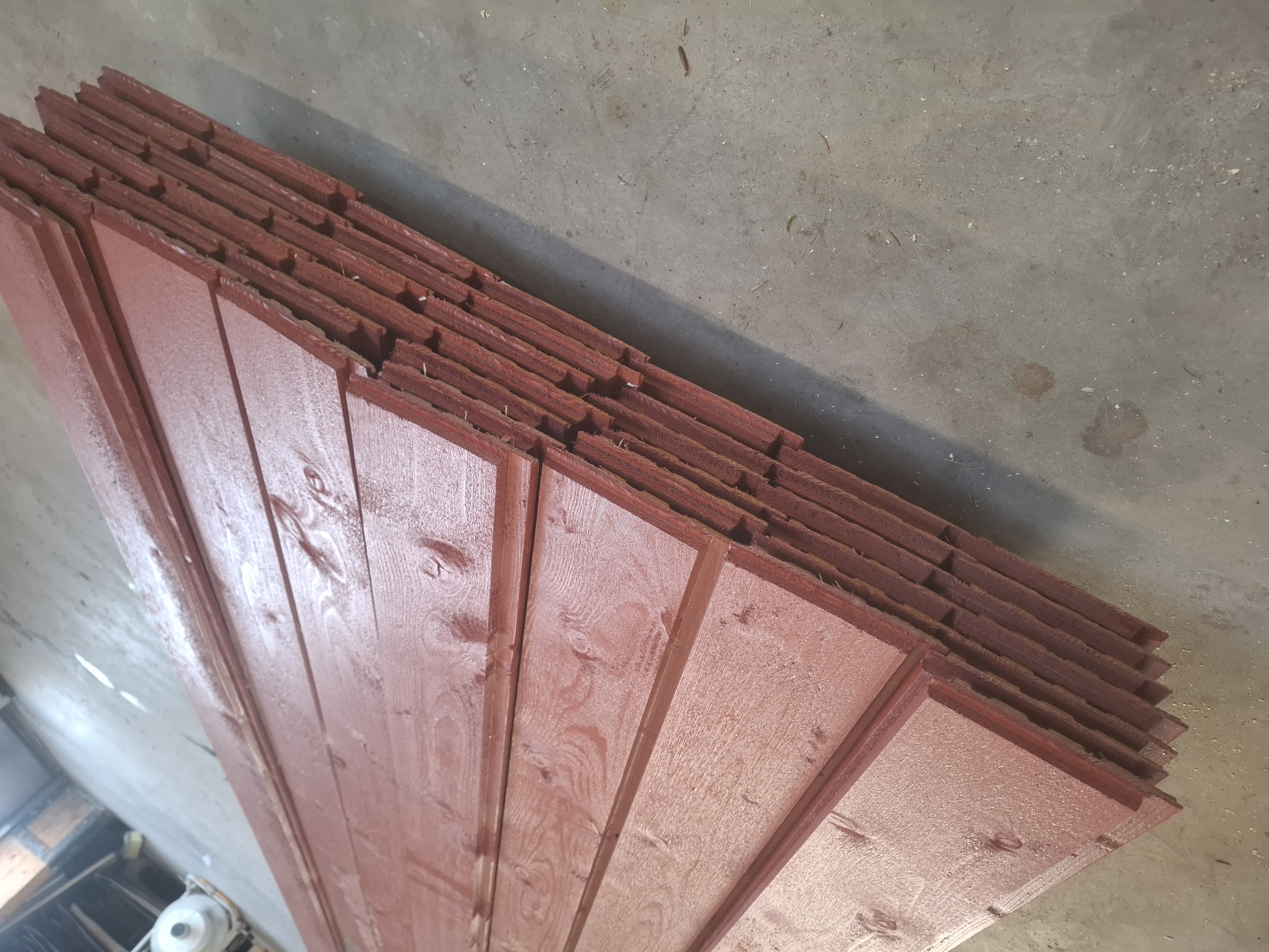 Nippu ulkoverhouspaneeli punainen. 23 x 145 UYM - 162m yhteensä