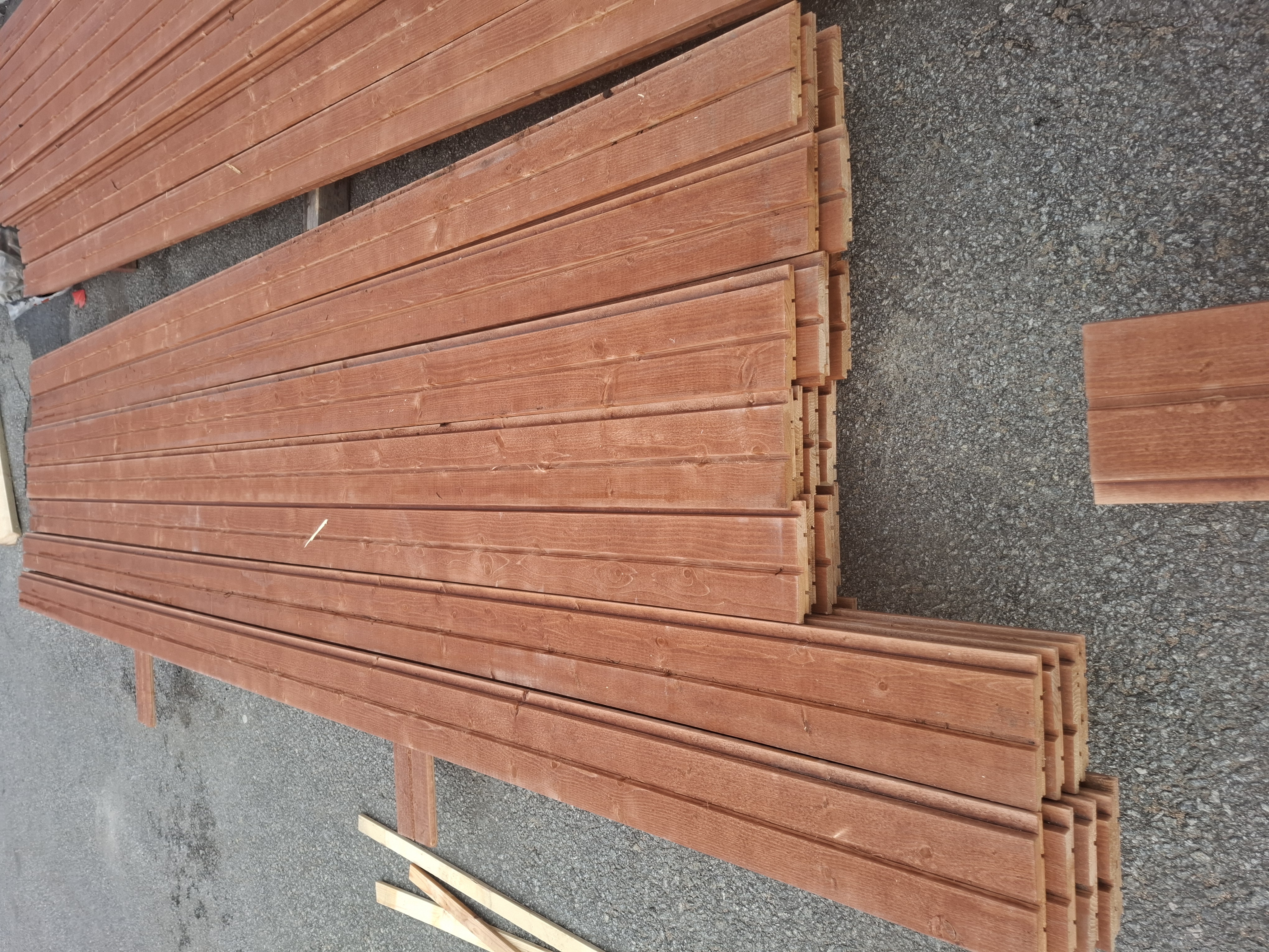 Erä ulkoverhouspaneeli valeura 23 x 145 UYM. Noin 350m