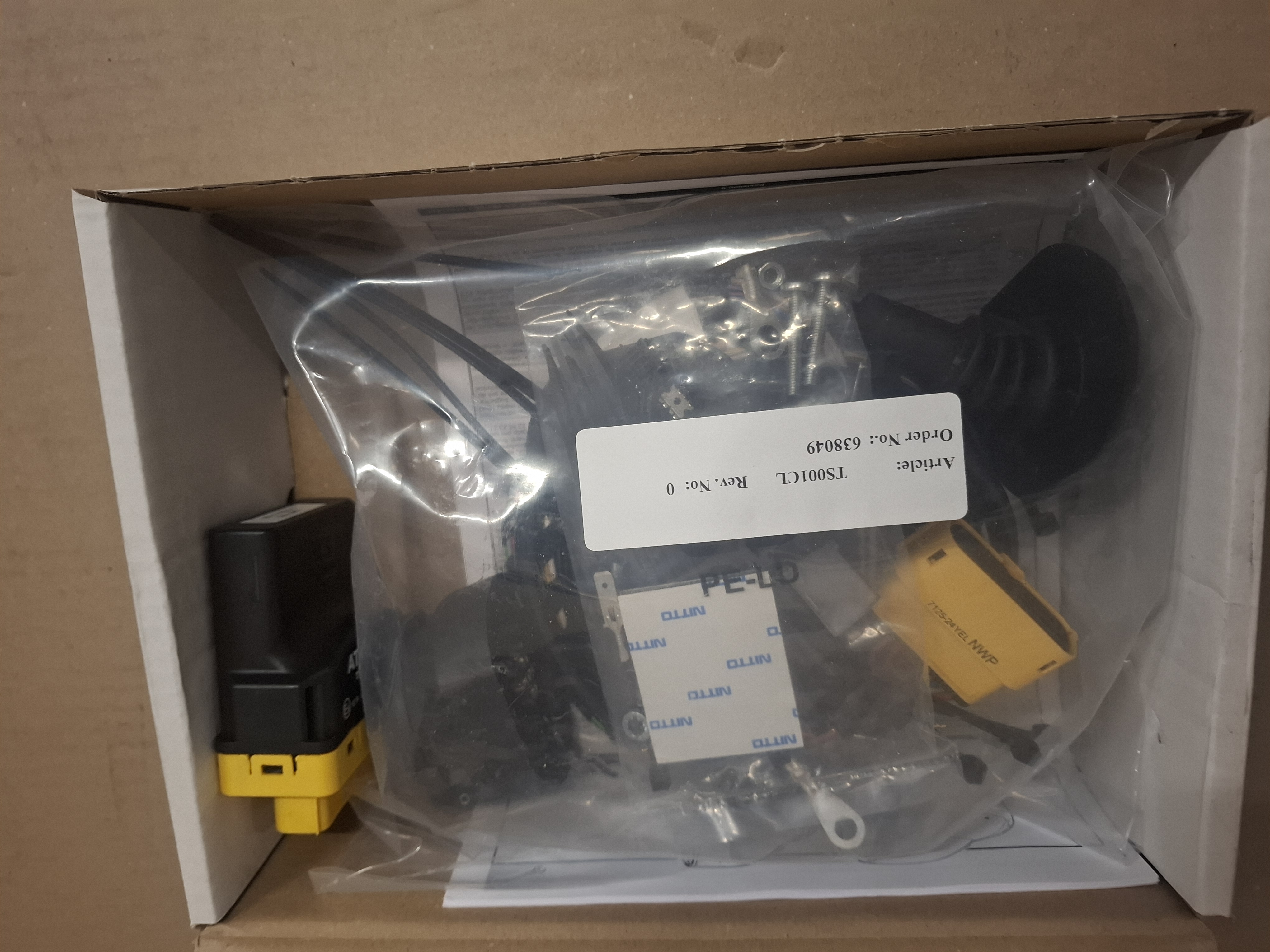 Vetokoukun sähkösarja TESLA MODEL 3, MODEL Y